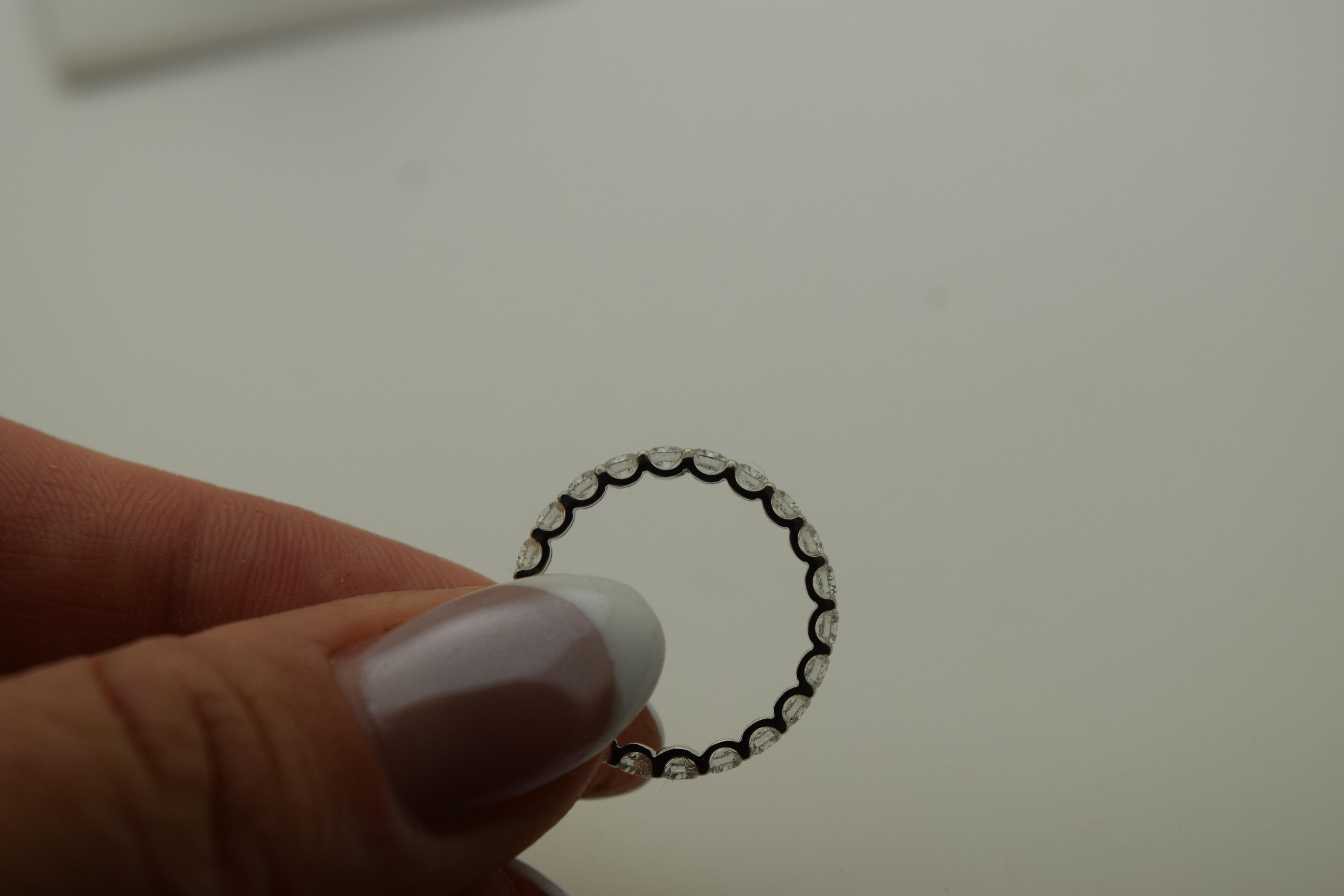 Anello eternità con diamanti naturali da 1,65 carati misura 7 in oro 14KT in vendita 5