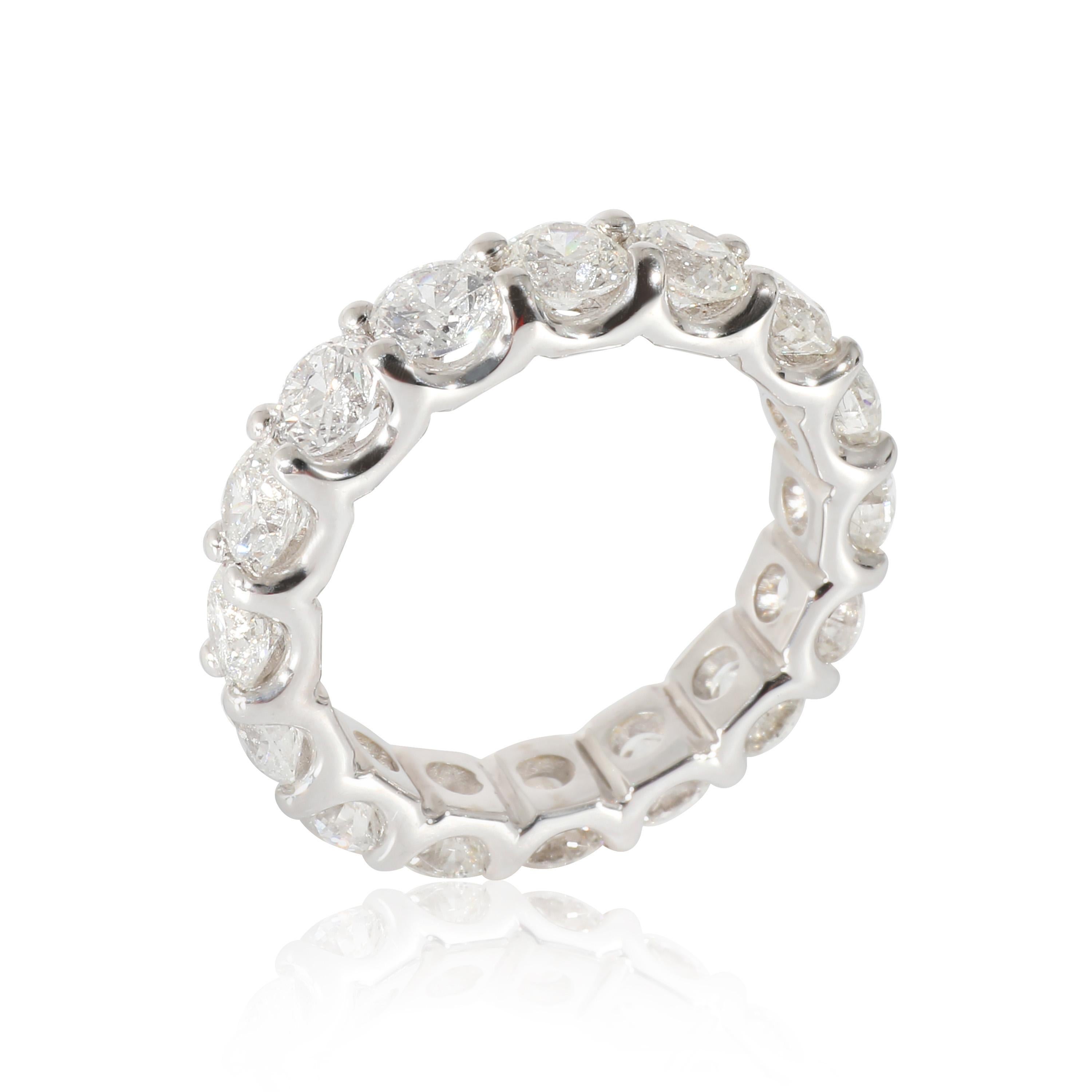 Diamond Eternity Ring in 14K White Gold (4.01 CTW) In New Condition For Sale In New York, NY