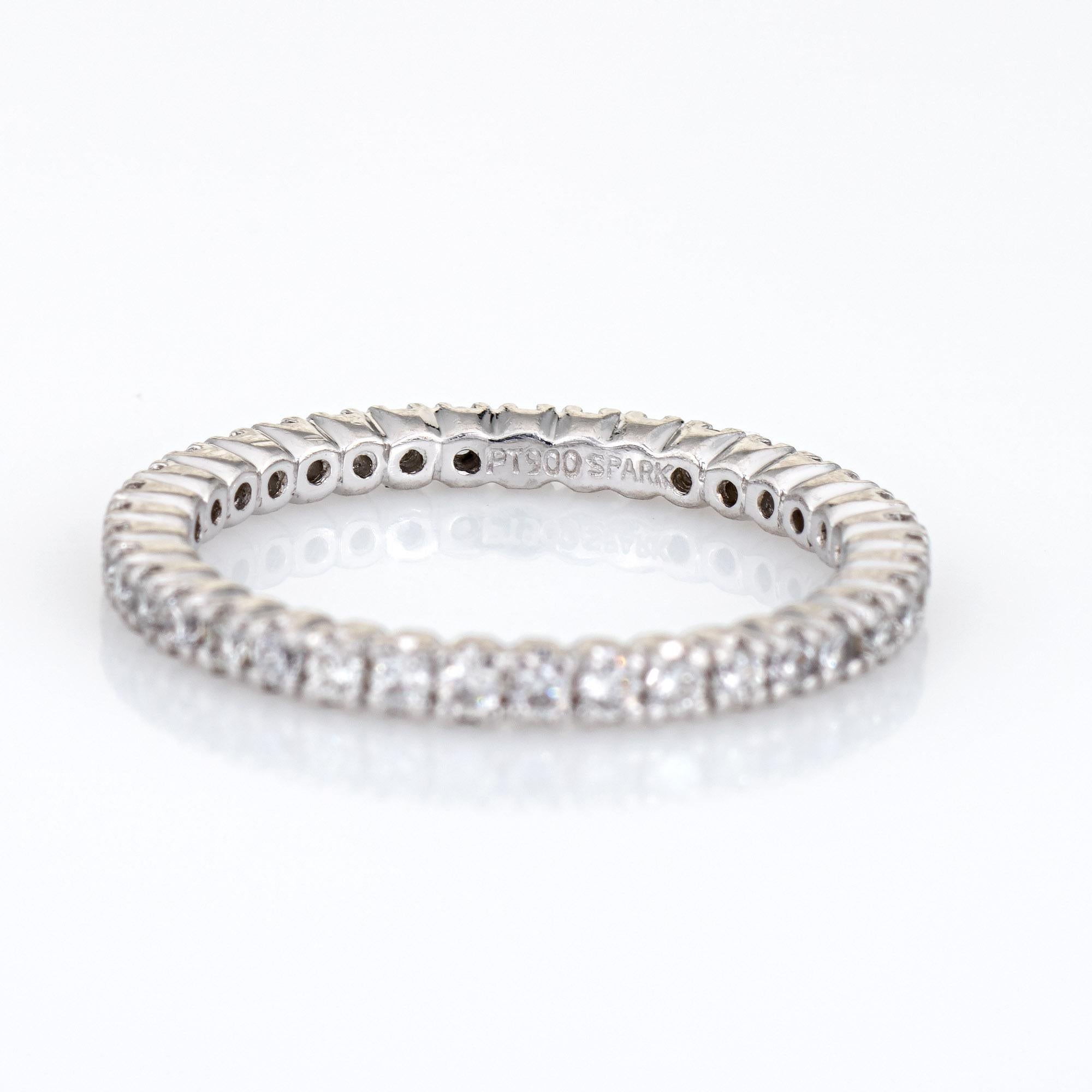 Anello dell'eternità con diamante Sz 5 Banda impilata in platino Gioielli da sposa di pregio In condizioni buone in vendita a Torrance, CA
