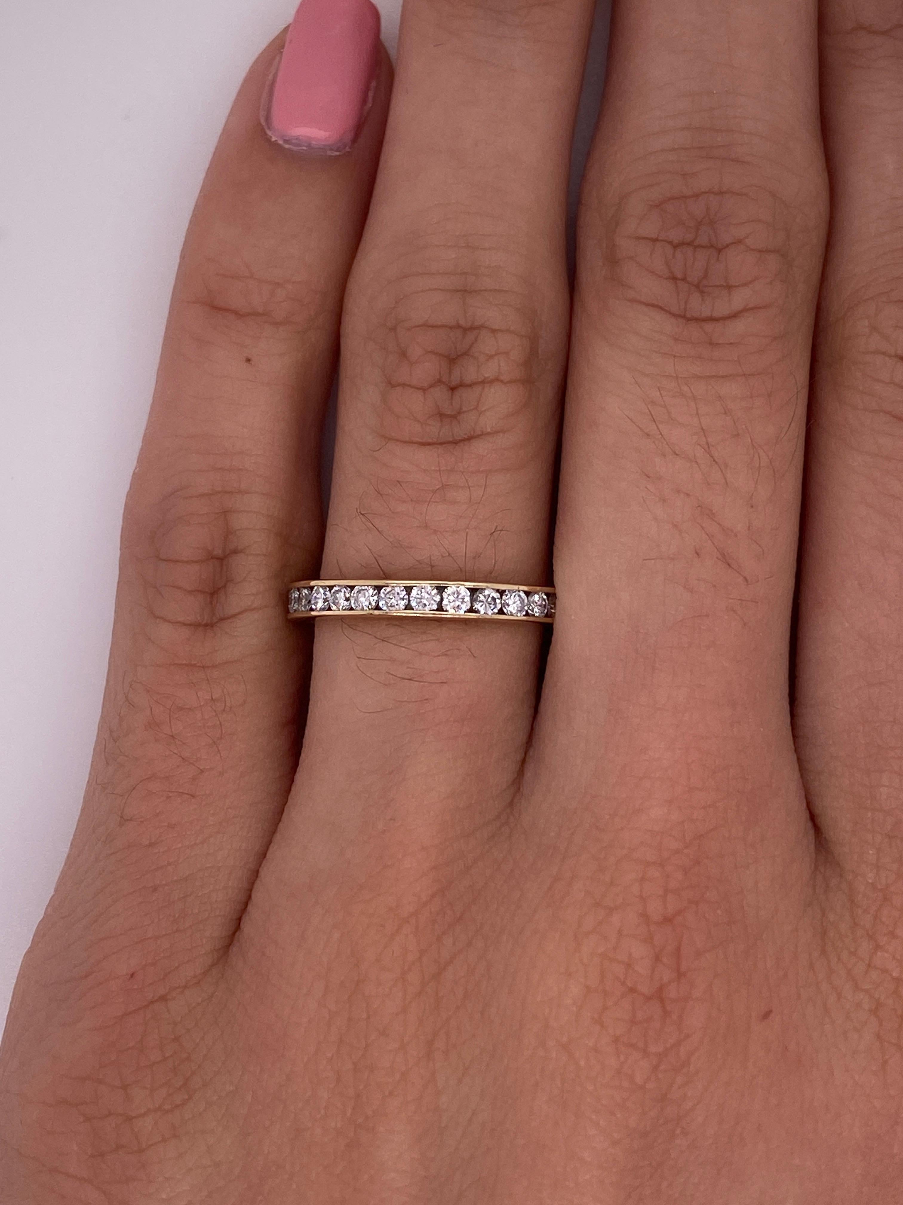 Eternity-Ring mit Diamanten, stapelbar, 1 Karat Diamanten, 14k Gelbgold (Rundschliff) im Angebot