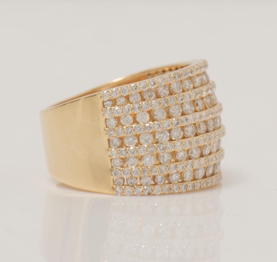Bague d'éternité surdimensionnée en or massif 14 carats avec diamants (certifiée) Neuf - En vente à New Delhi, DL