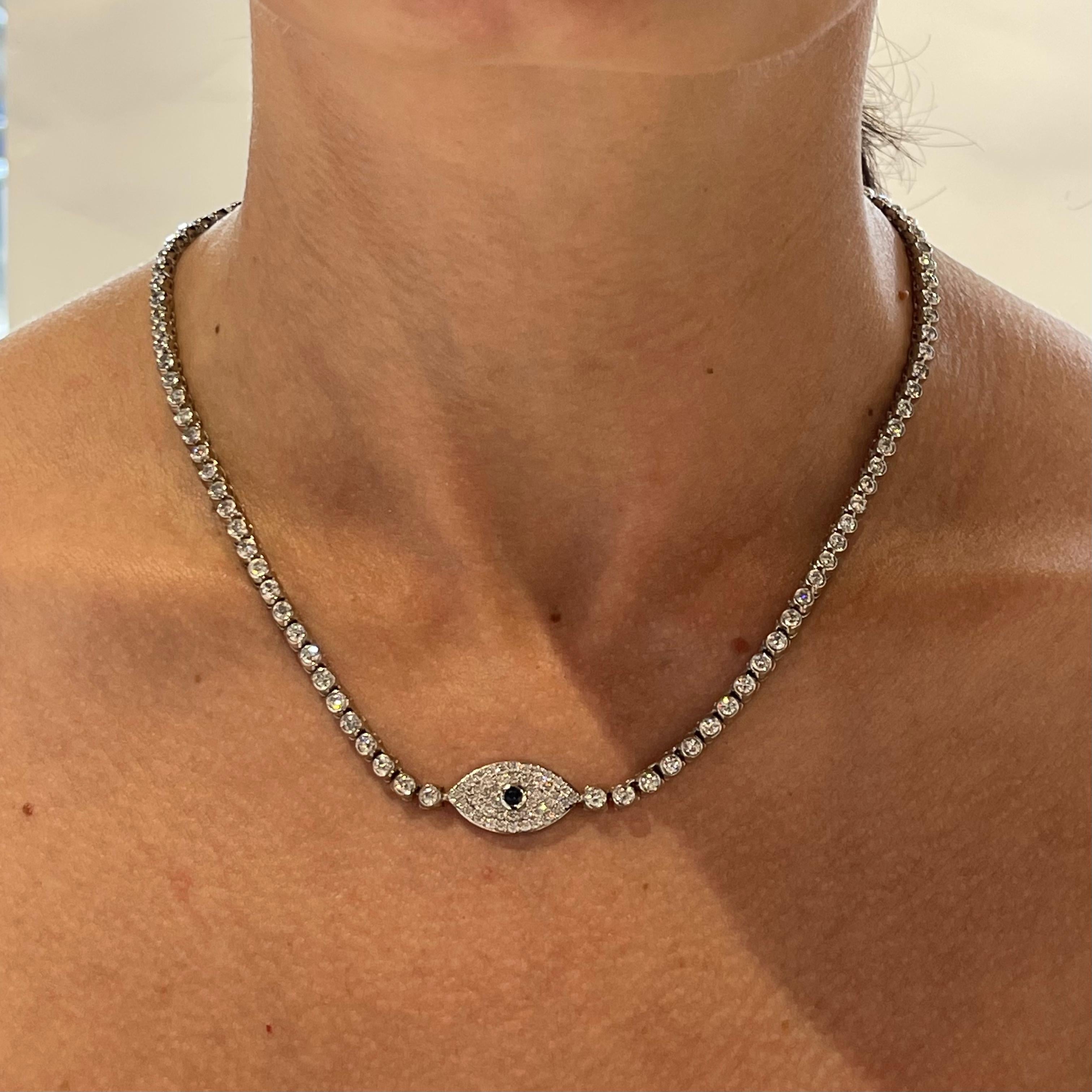 Diamant-Halskette Evil Eye aus 14 Karat Weißgold im Zustand „Neu“ im Angebot in Miami, FL