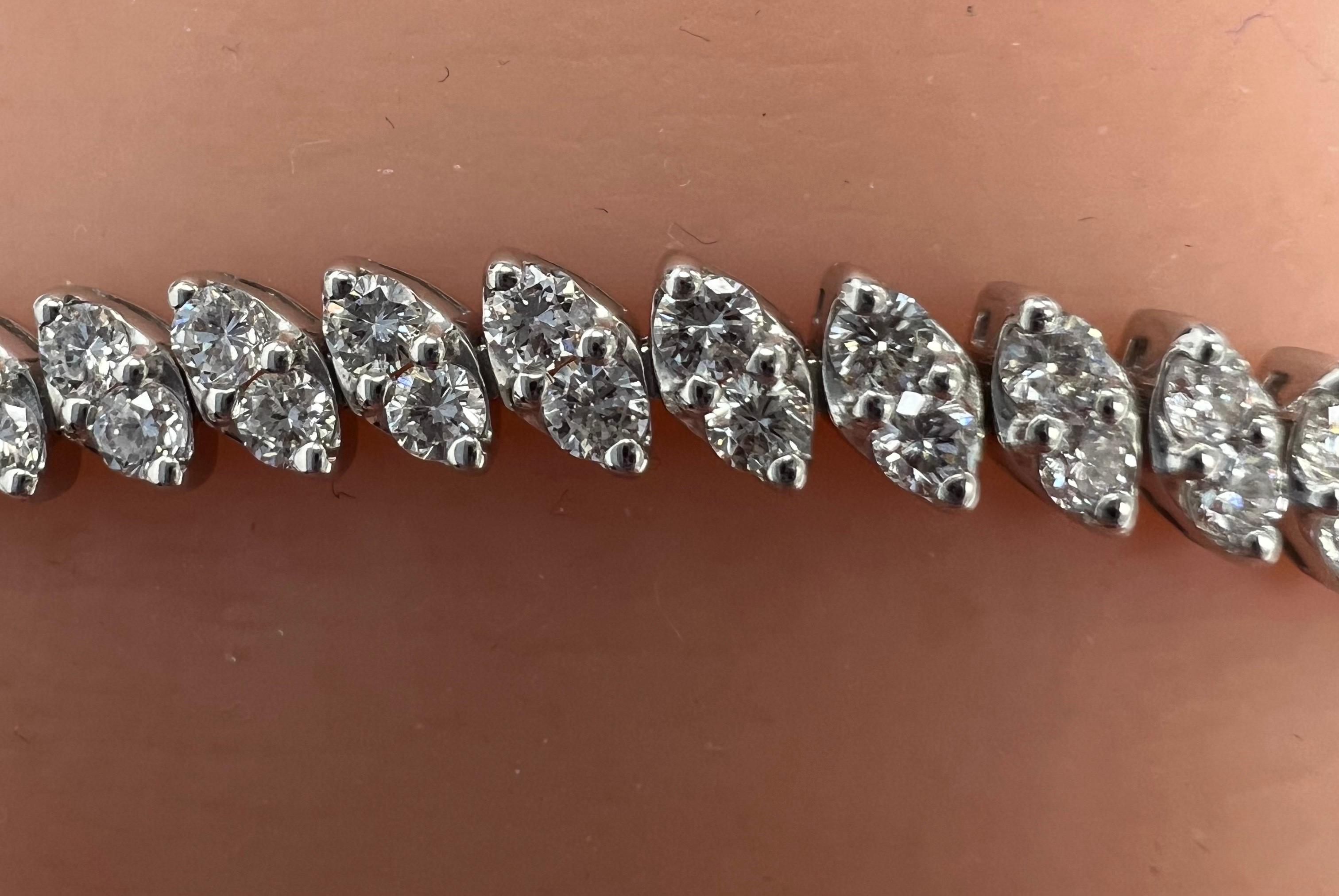 Brilliant Cut Diamond Fashion Bracelet in 14k White Gold with Natural Full Cut Diamonds For Sale