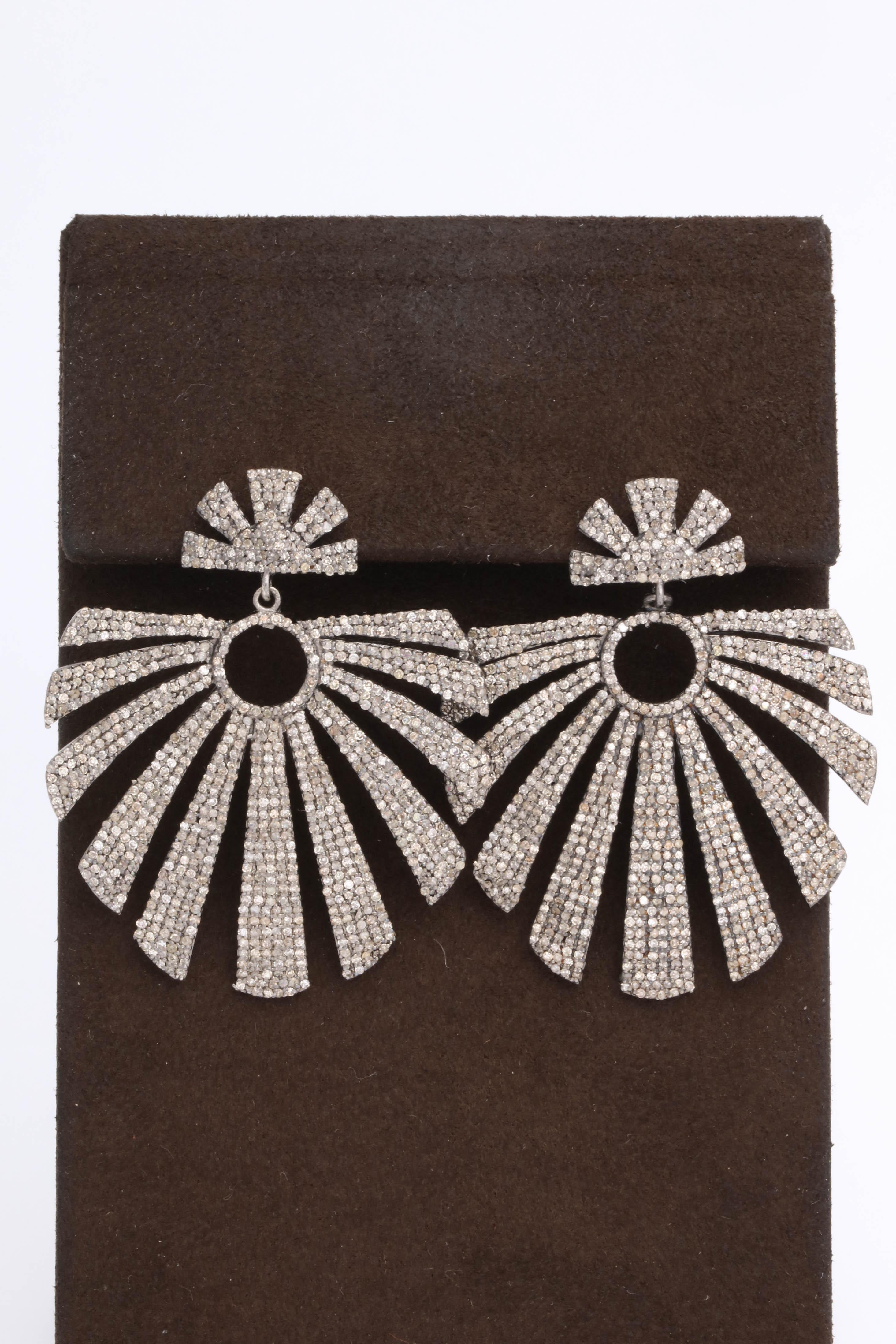 Diamond Fashion Dangle Earrings In New Condition For Sale In New York, NY