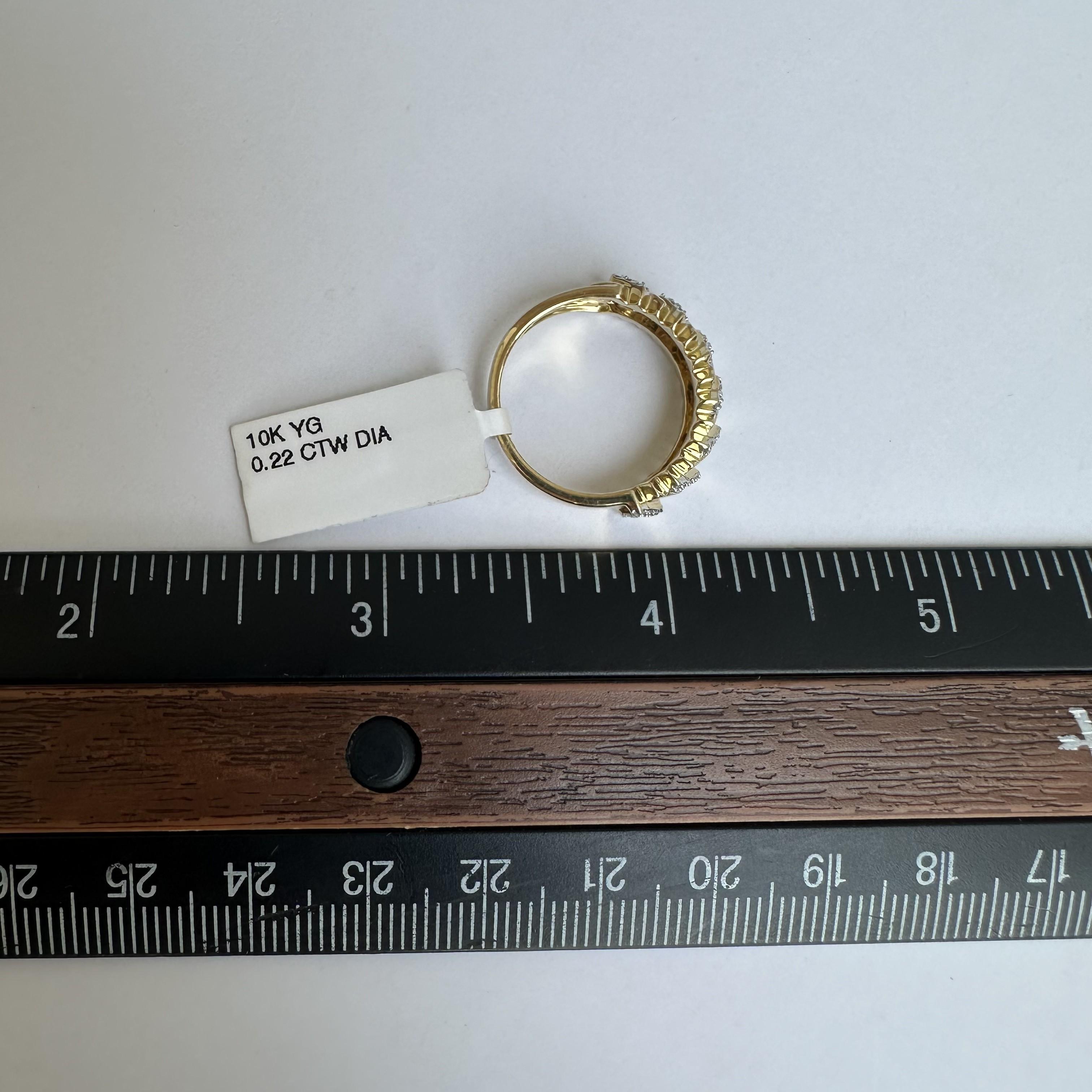 Diamond Fashion Ring in 10kt Yellow Gold - 0.22ctw GH SI Diamonds, Size 7, New In New Condition For Sale In West Hempstead, NY