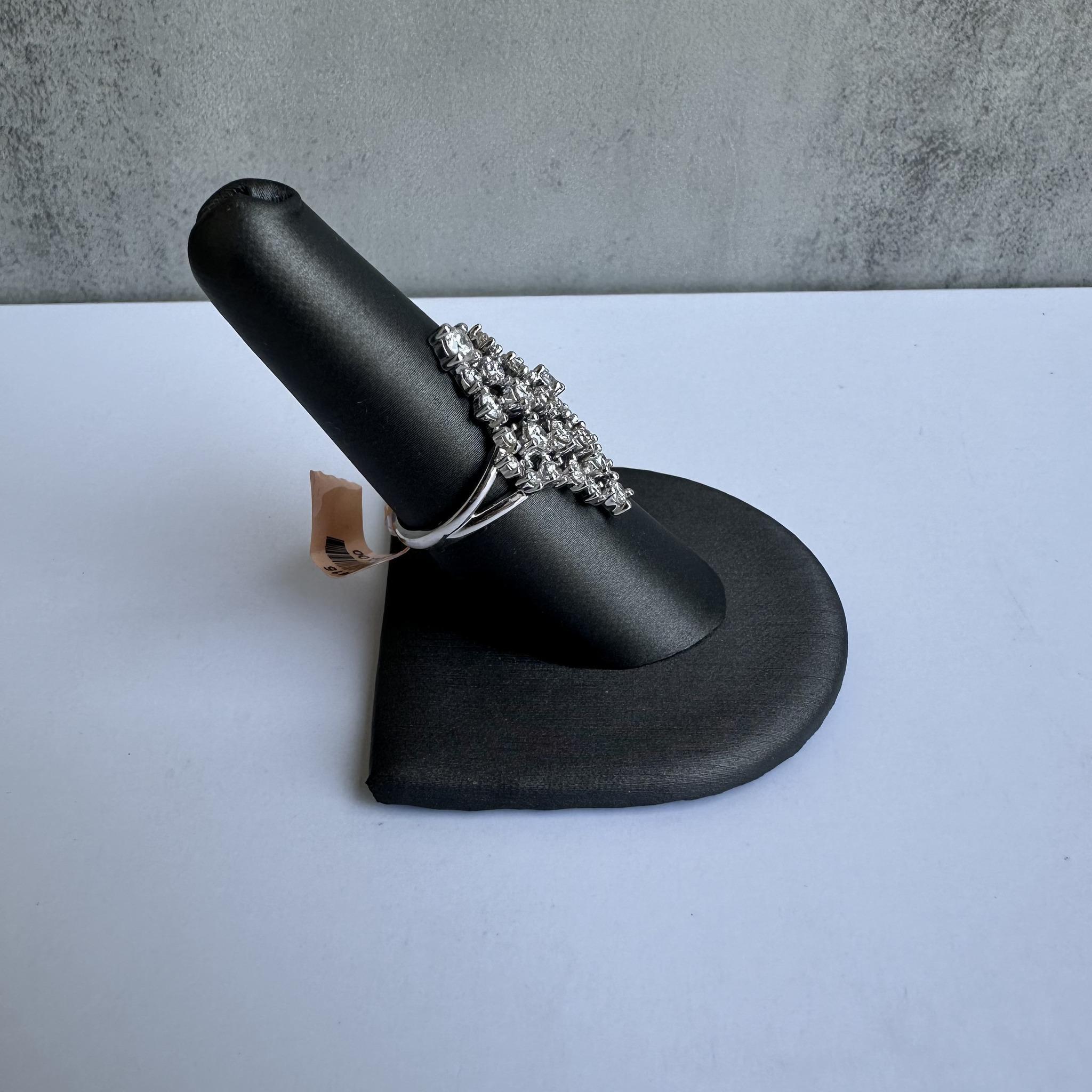 Taglio rotondo Anello con diamanti in oro bianco 14kt - 1,50ctw HI SI2-I1, misura 7 in vendita