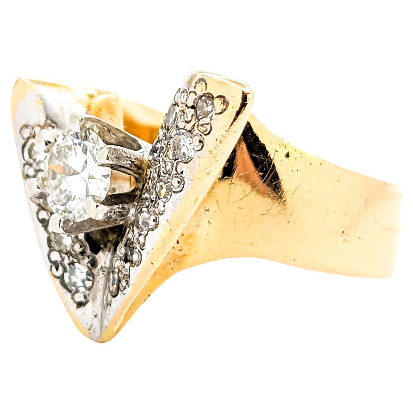Diamond Fashion V Ring In Yellow Gold For Sale
