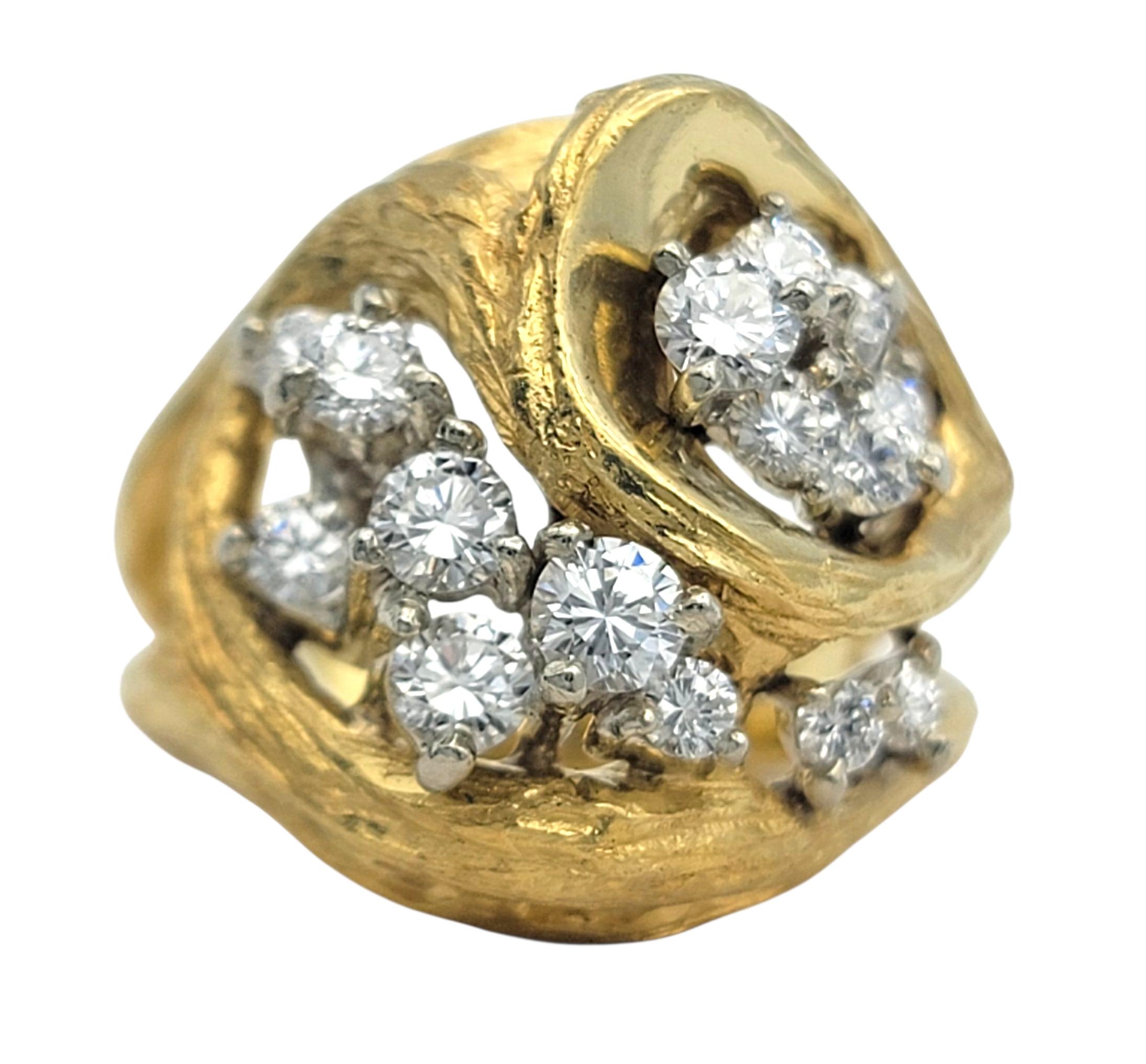 Contemporaneo Anello Cocktail con Diamante Faux Boi a Grappolo in Oro Giallo 18 Karati in vendita
