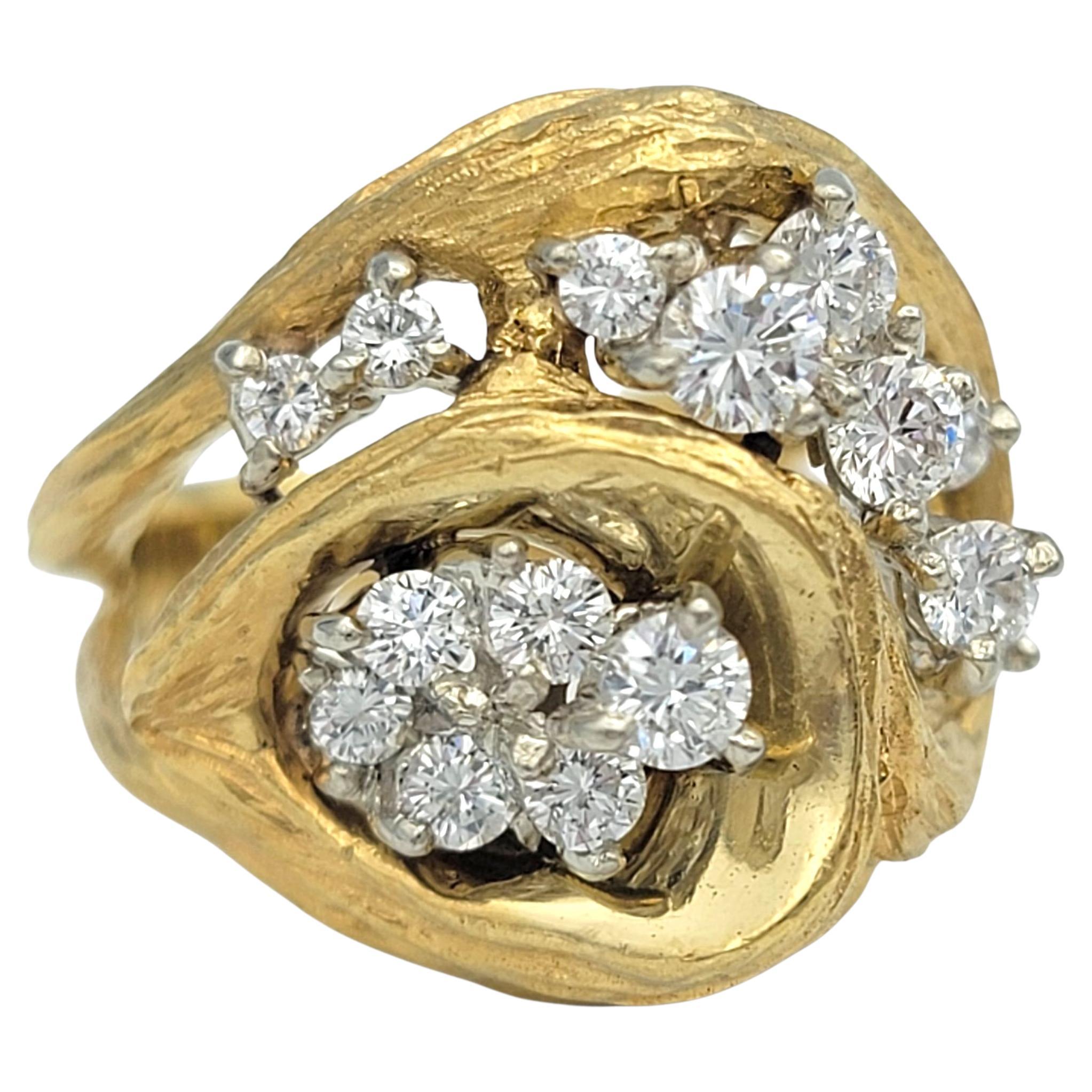 Anello Cocktail con Diamante Faux Boi a Grappolo in Oro Giallo 18 Karati in vendita