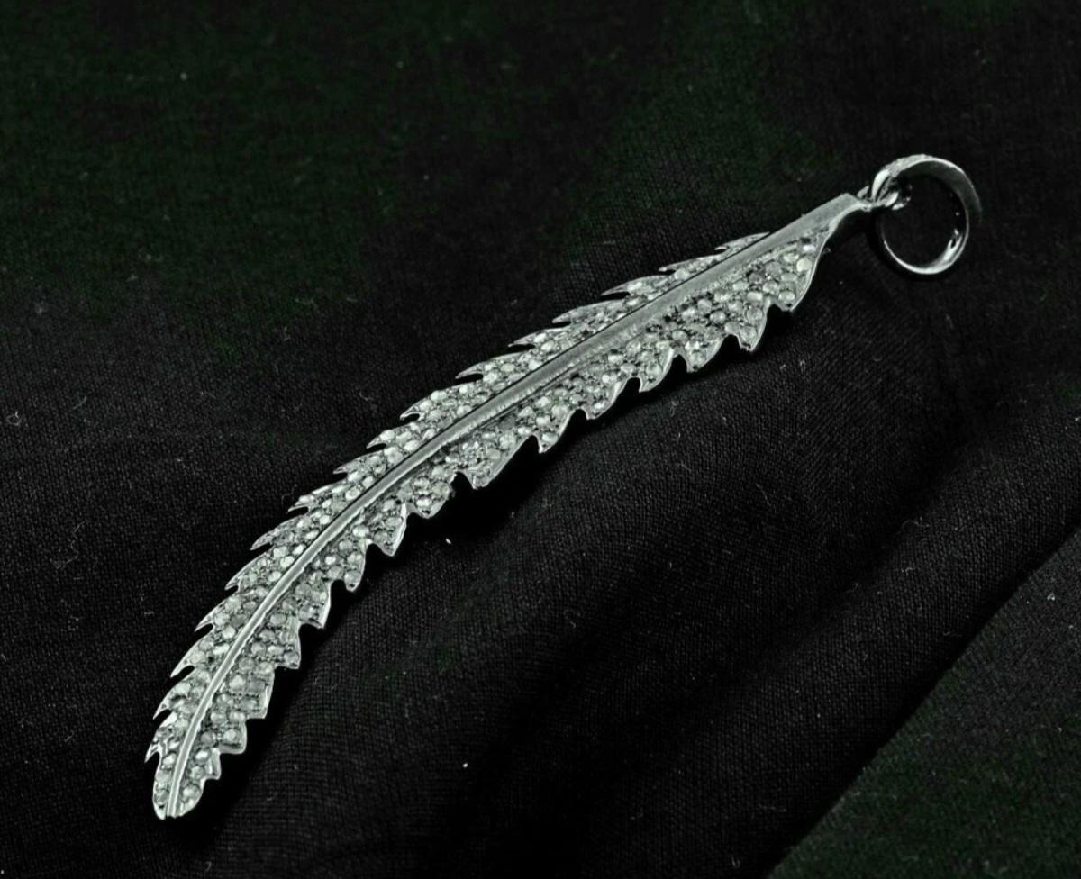 Colgante de pluma de diamante Joyería de plata 925 Colgante Dije de diamante para regalo de cumpleaños. Corte redondo en venta