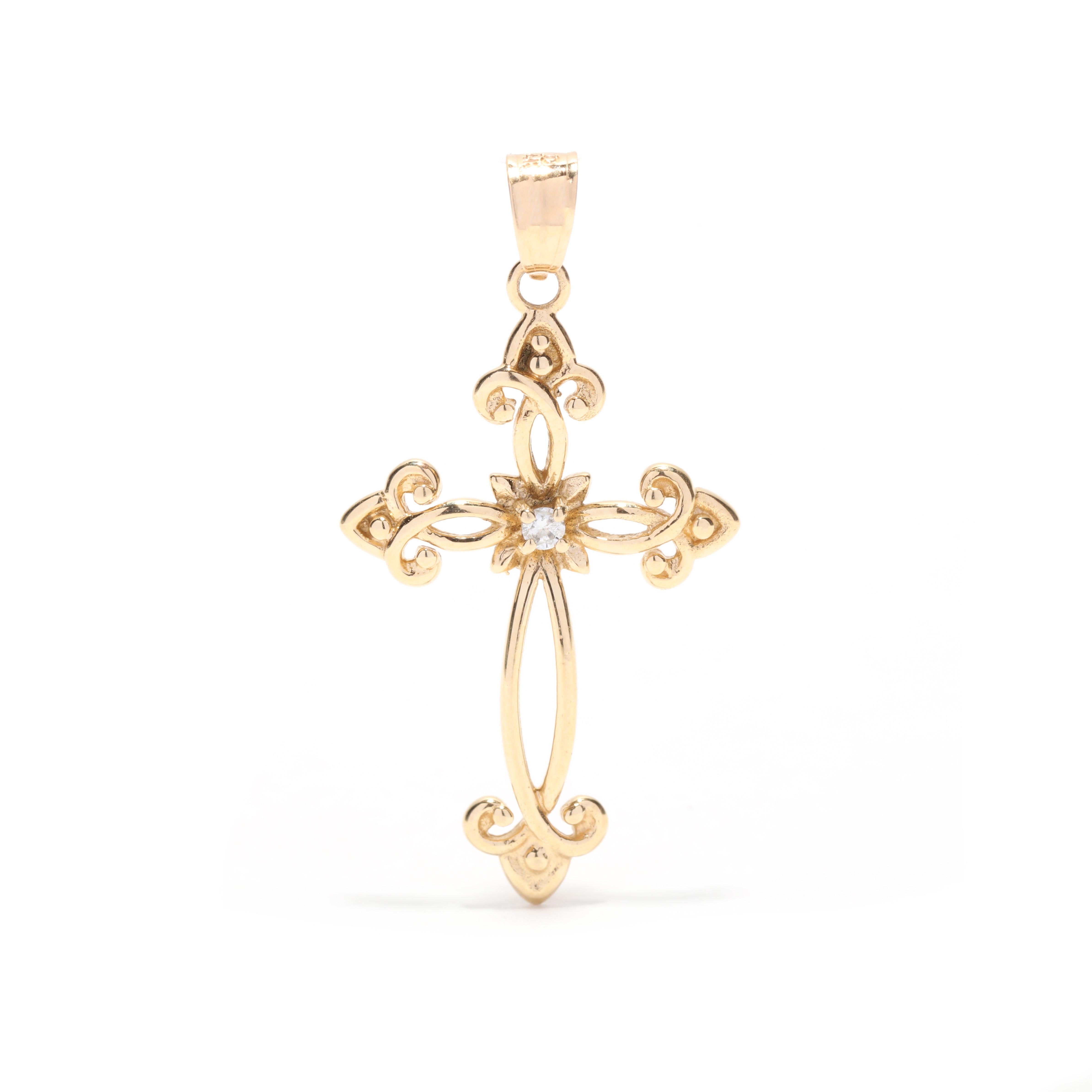 Diamant-Diamant-Filigran-Kreuz-Anhänger, 14KT Gelbgold im Zustand „Gut“ in McLeansville, NC