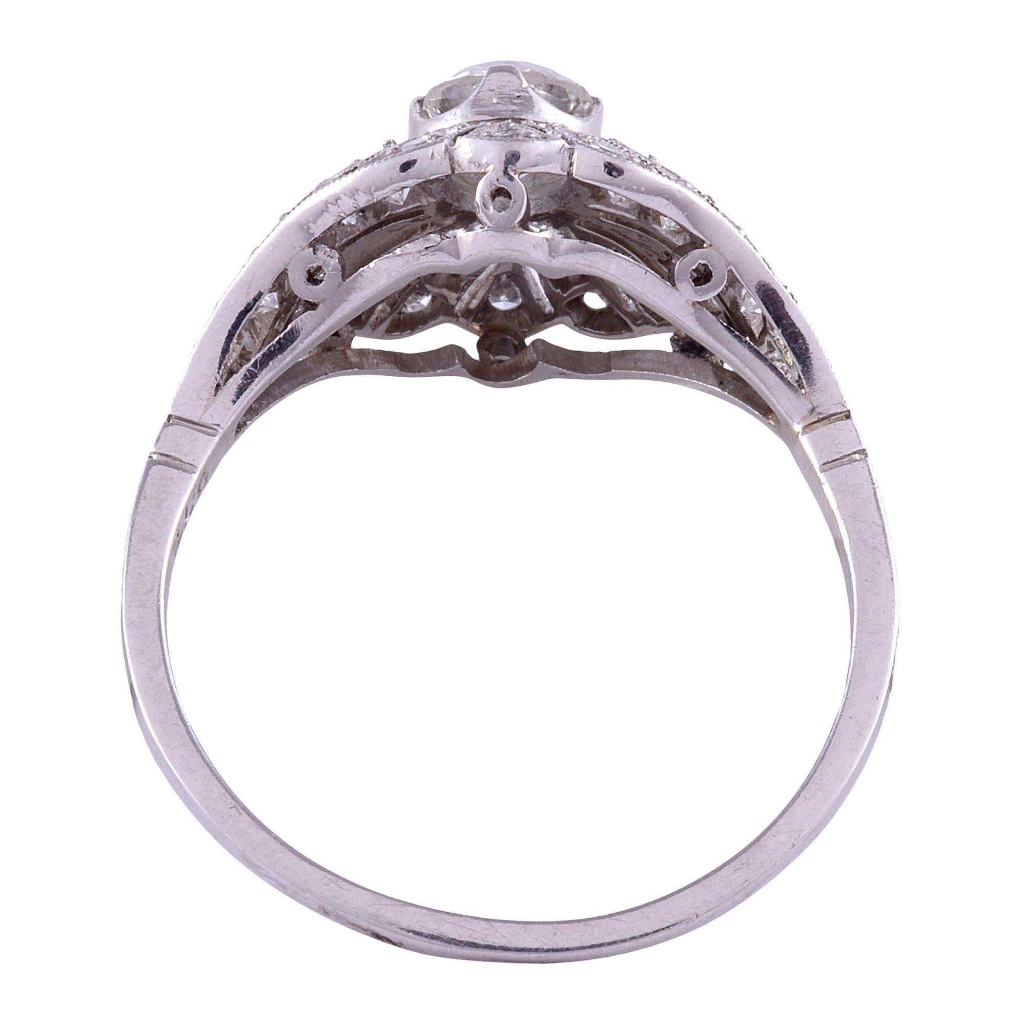 Diamond Filigree Platinum Ring In Good Condition For Sale In Solvang, CA