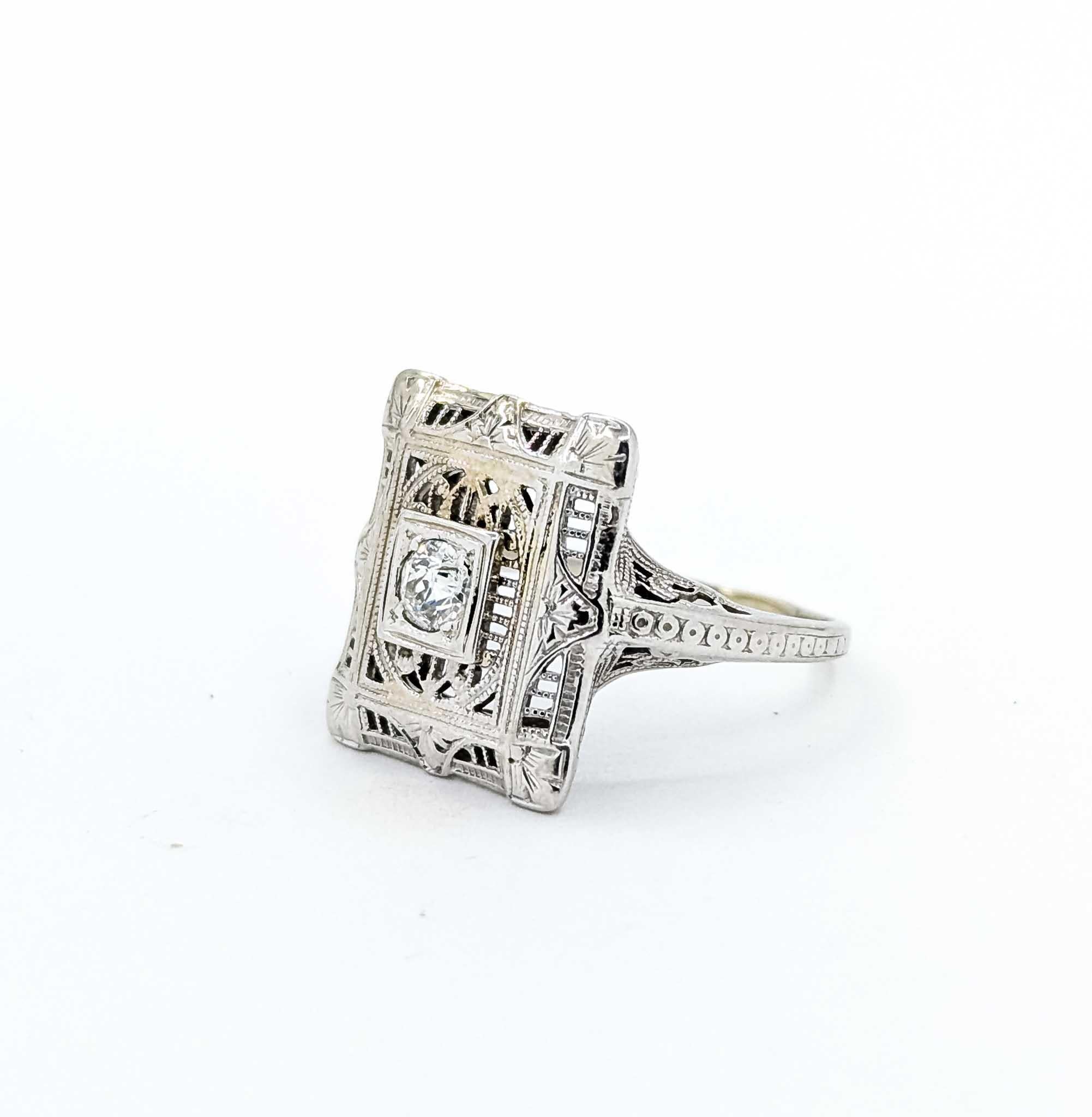 Filigraner Diamantring aus 18k Weißgold (Art déco) im Angebot