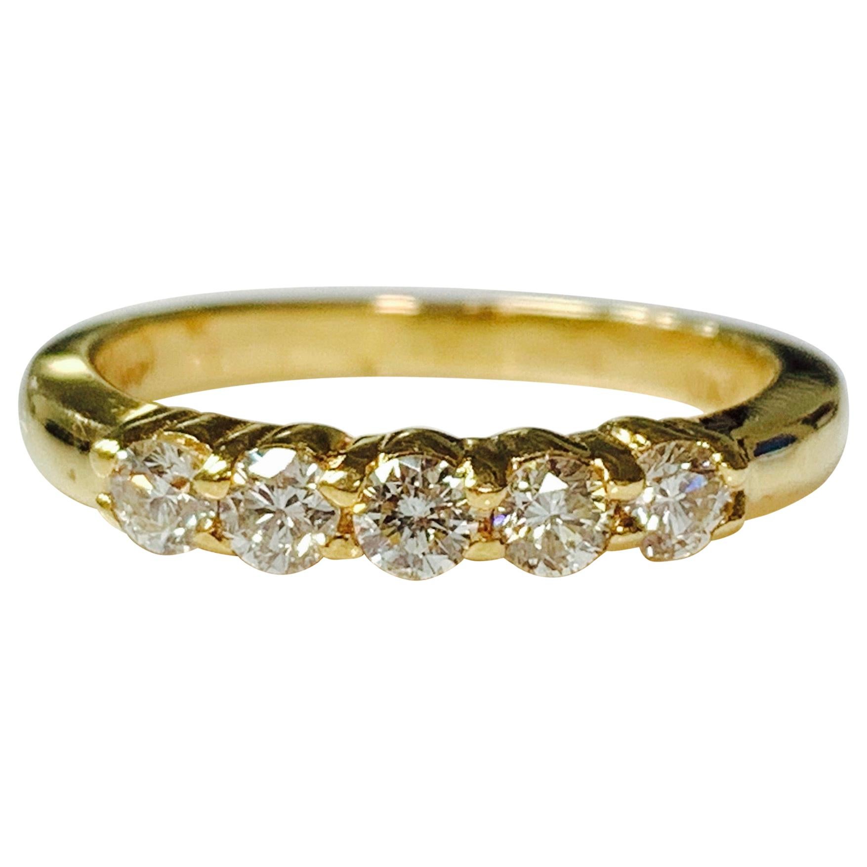 Diamant- Fünf-Stein-Ring aus Gelbgold im Angebot