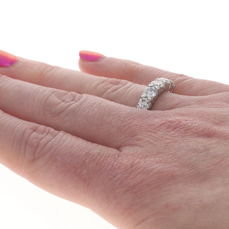 Anneau de mariage à cinq pierres en diamant Platinum 950 Round 1.86ctw Anniversary Ring Pour femmes en vente