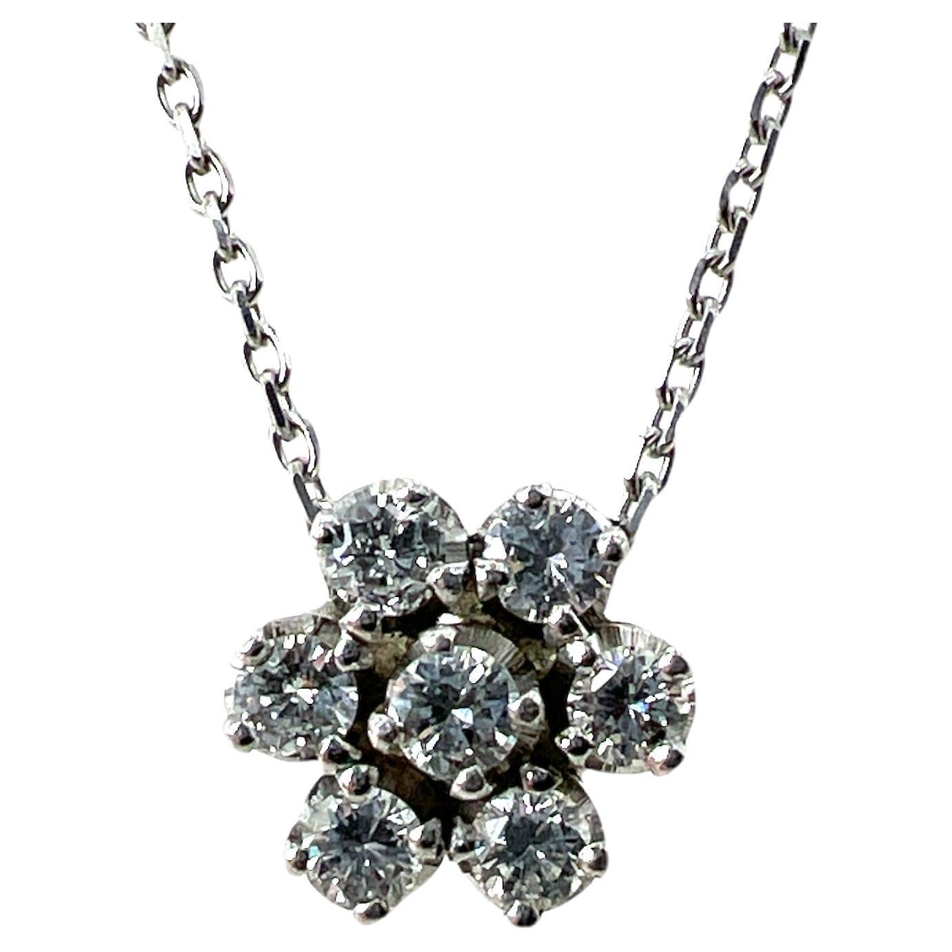 Diamond Floral 18 Karat White Gold Pendant Necklace Modern