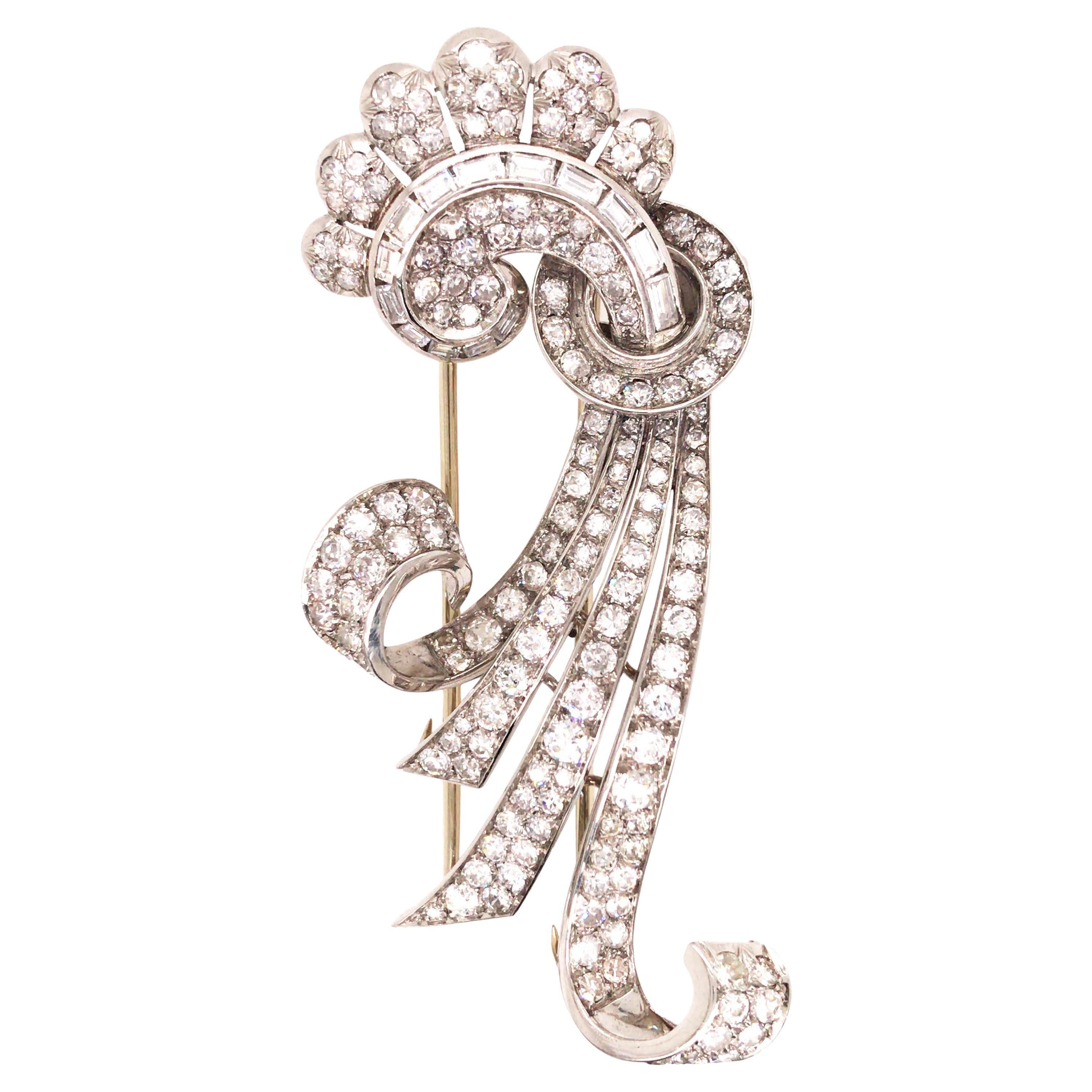 Broche Floral de Diamantes