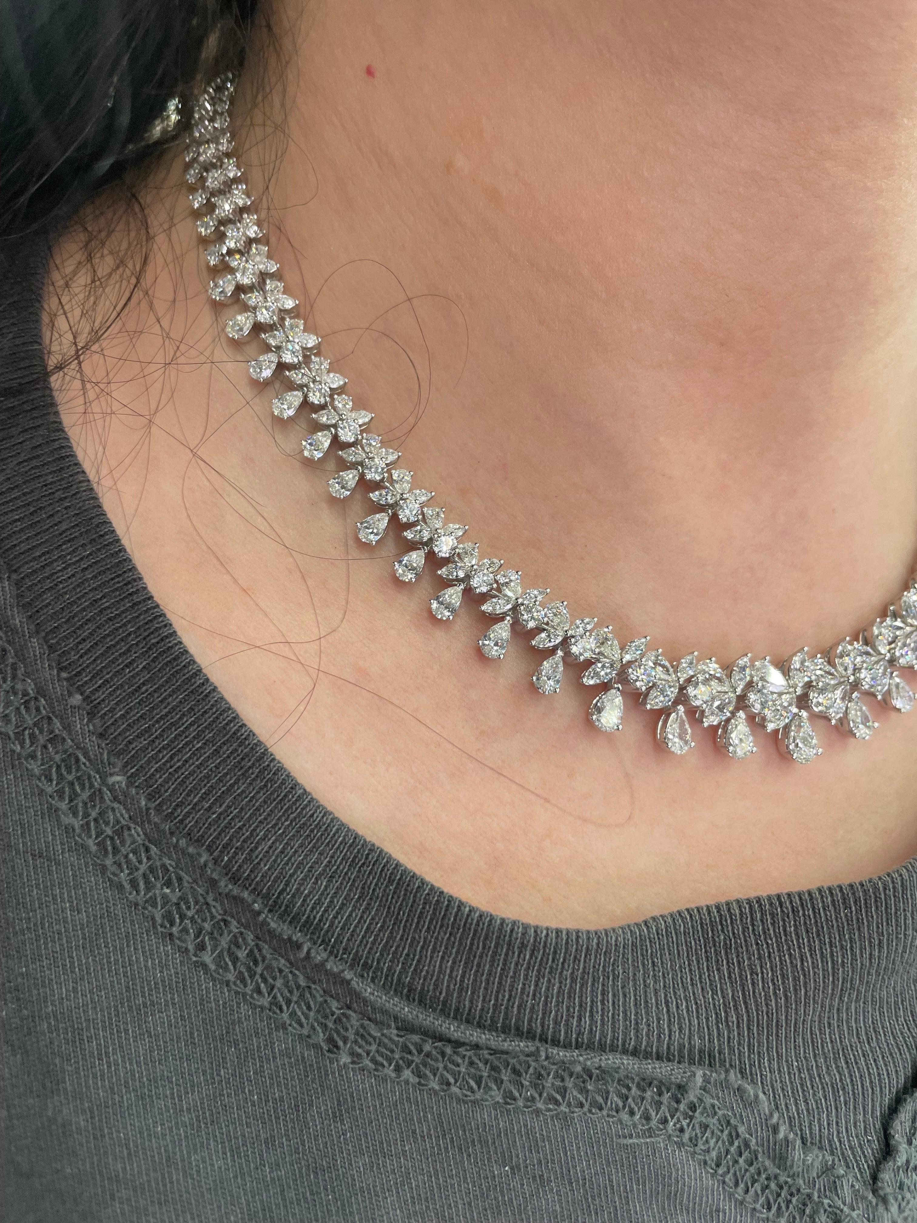 Diamond Floral Cluster Drop Necklace 26.19 Carats 18 Karat White Gold F-G VS2 For Sale 2