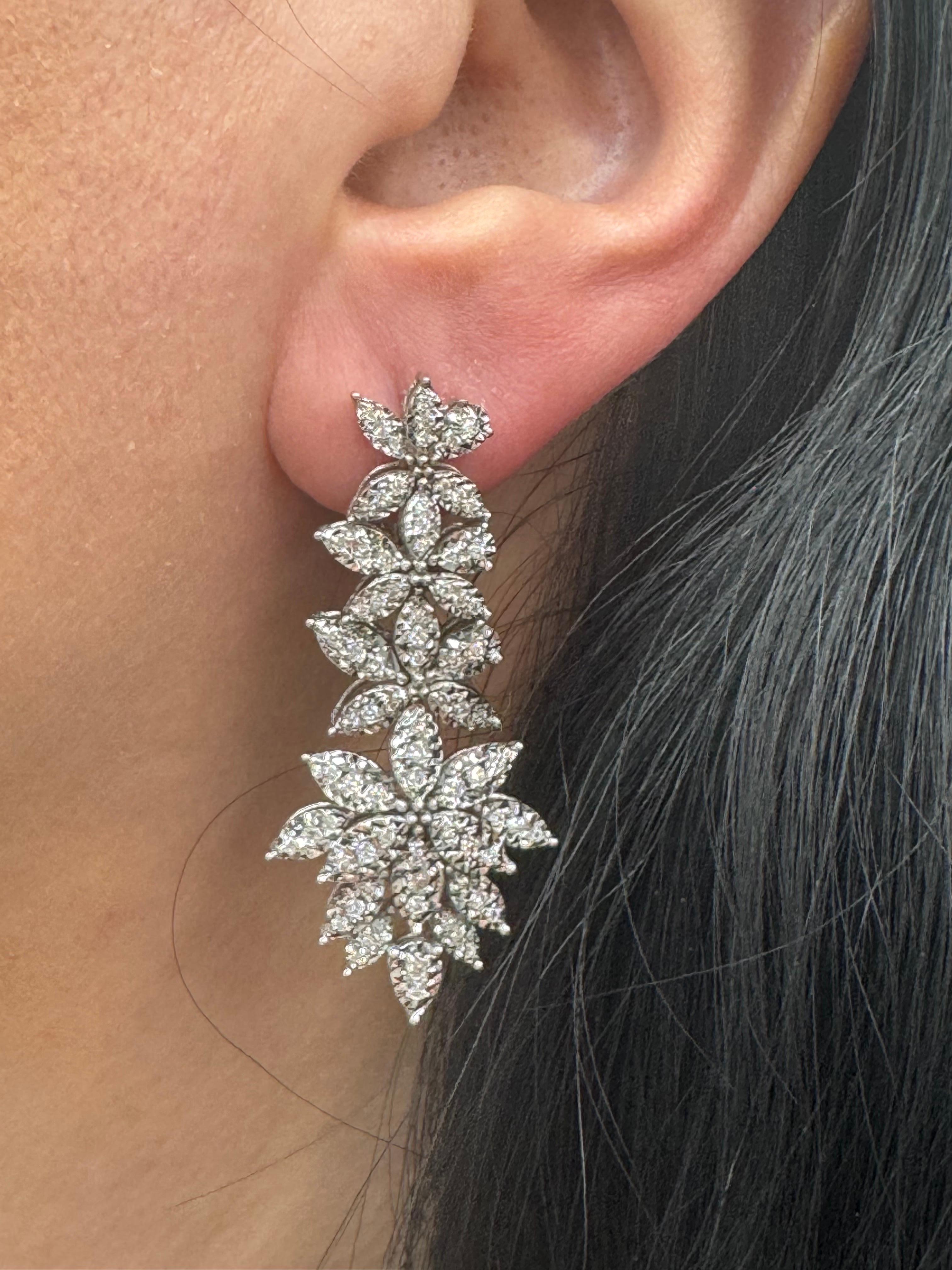 Women's Diamond Floral Drop Cluster Earrings 0.86 Carats 14 Karat White Gold F-G VS1-2 For Sale