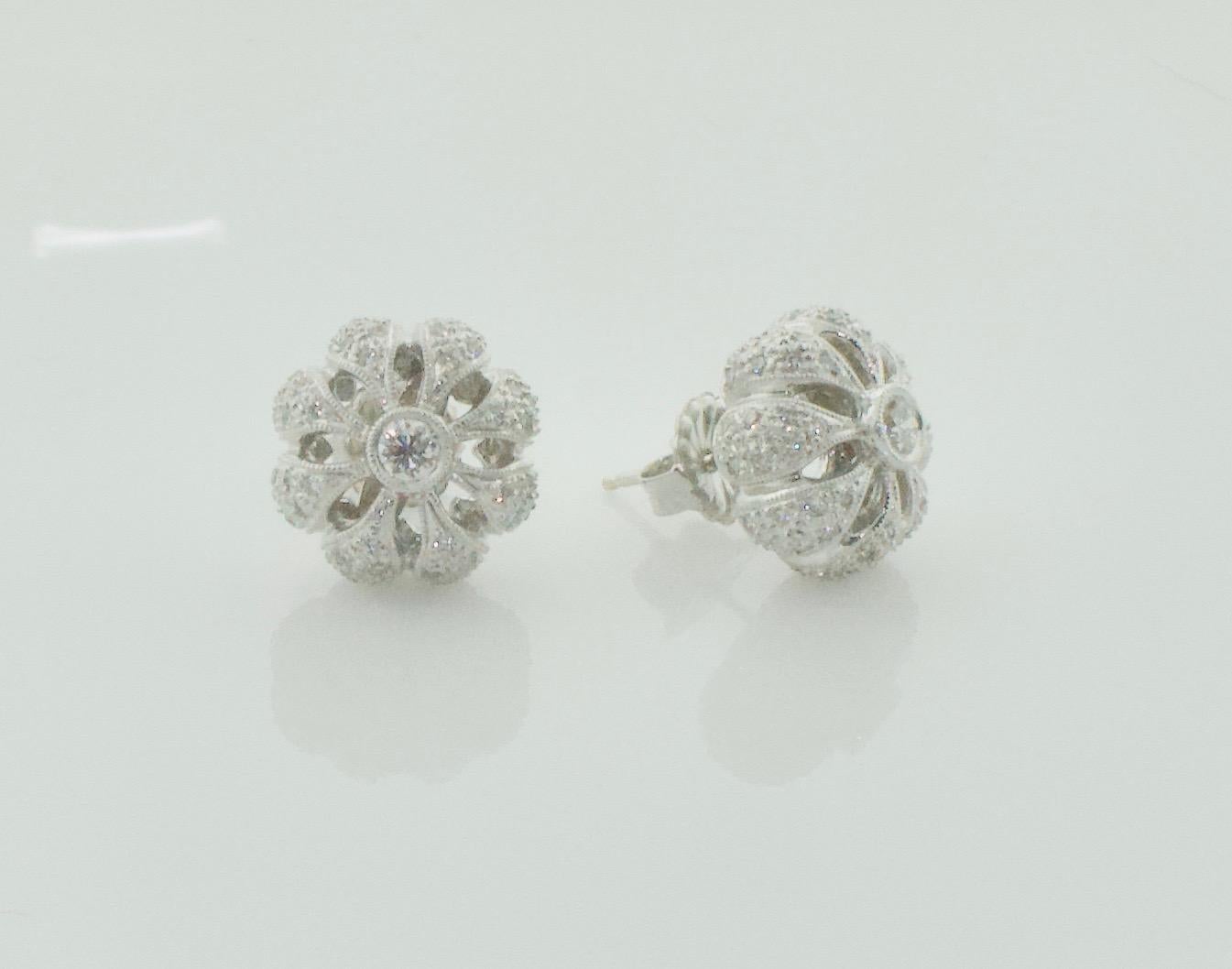 Diamond Floral Earrings in 18k White Gold 1.25 Carats Total In Excellent Condition For Sale In Wailea, HI