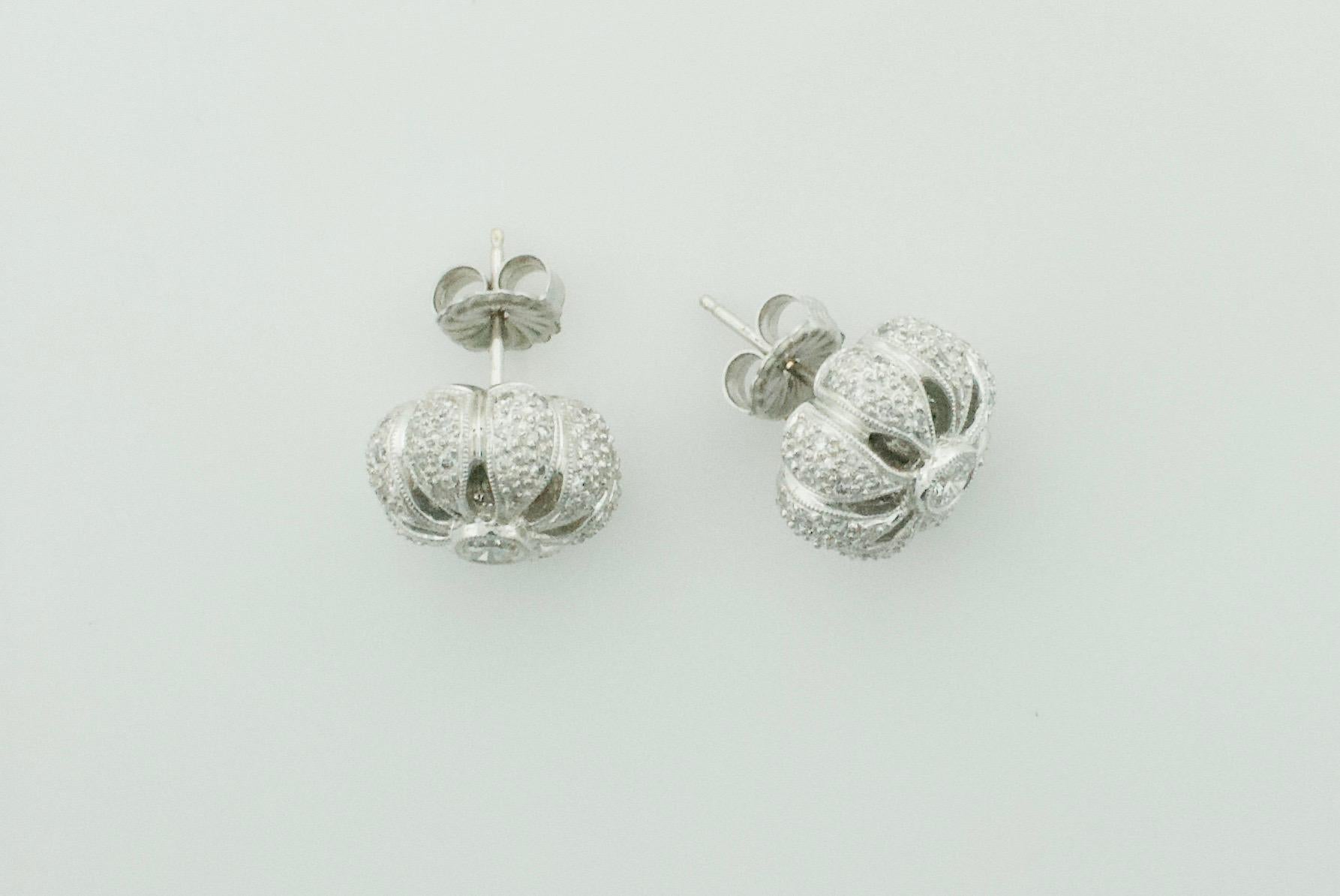 Women's or Men's Diamond Floral Earrings in 18k White Gold 1.25 Carats Total For Sale