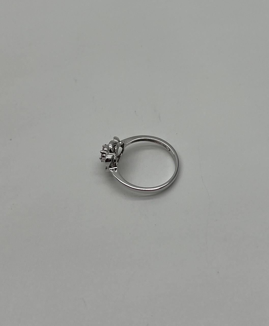 Diamond Floral Flower Petals Motif Baguette 14K White Gold Dainty Statement Ring For Sale 2
