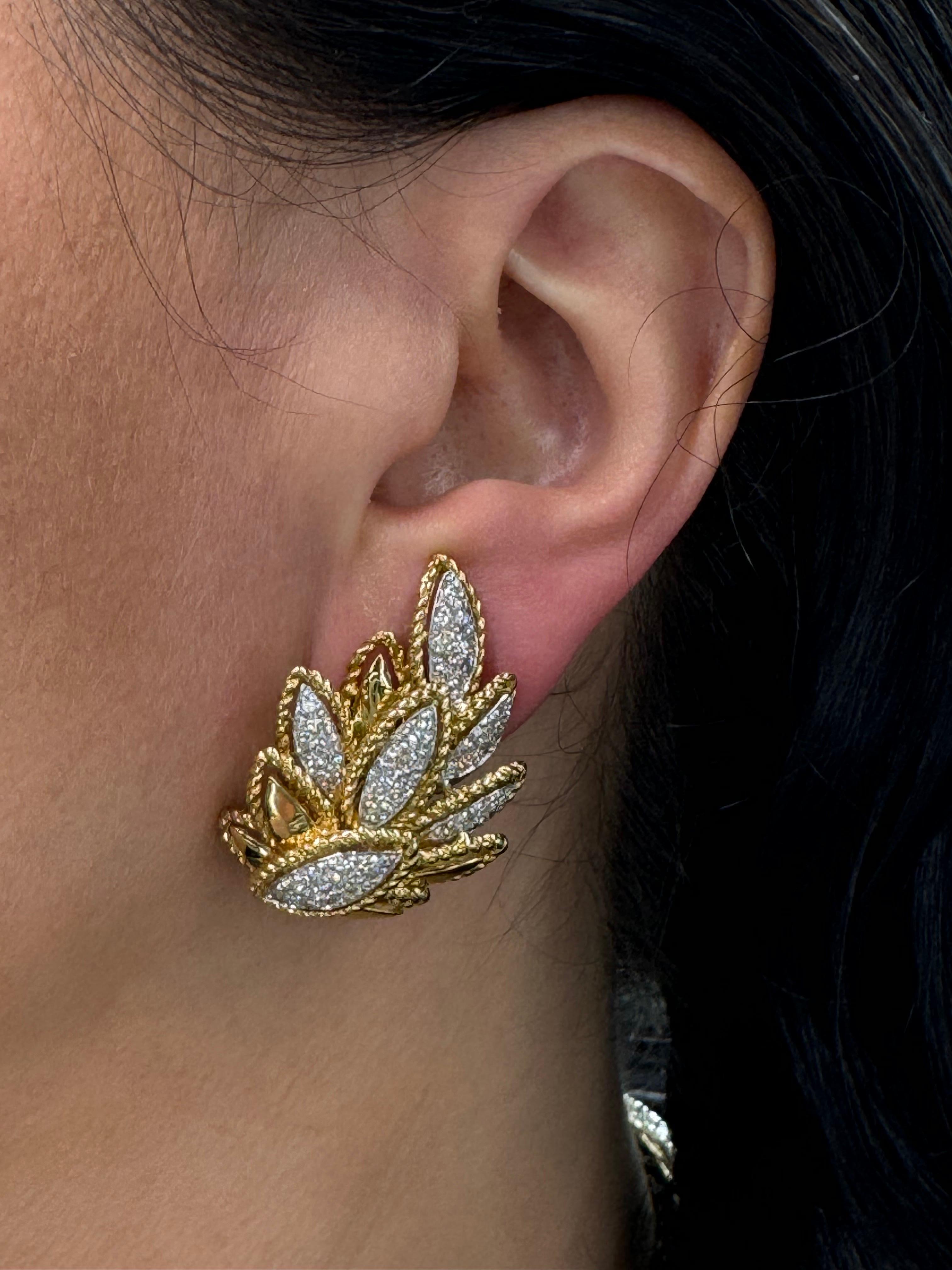 Round Cut Diamond Floral Leaf Motif Braided Earrings 2.19 Carats 18 Karat Yellow Gold For Sale