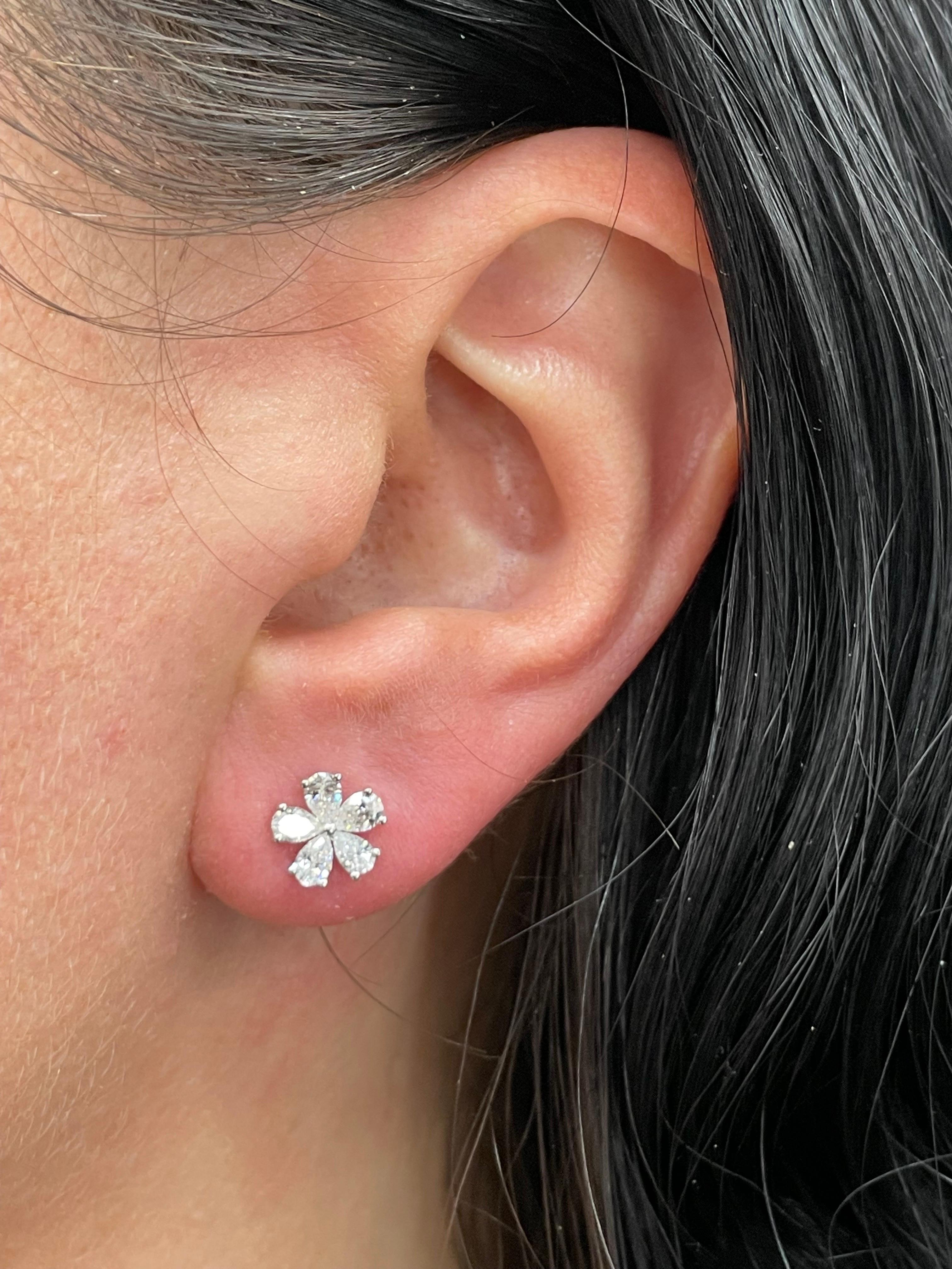 Women's Diamond Floral Pear Shape Stud Earrings 0.89 Carats 14 Karat White Gold For Sale