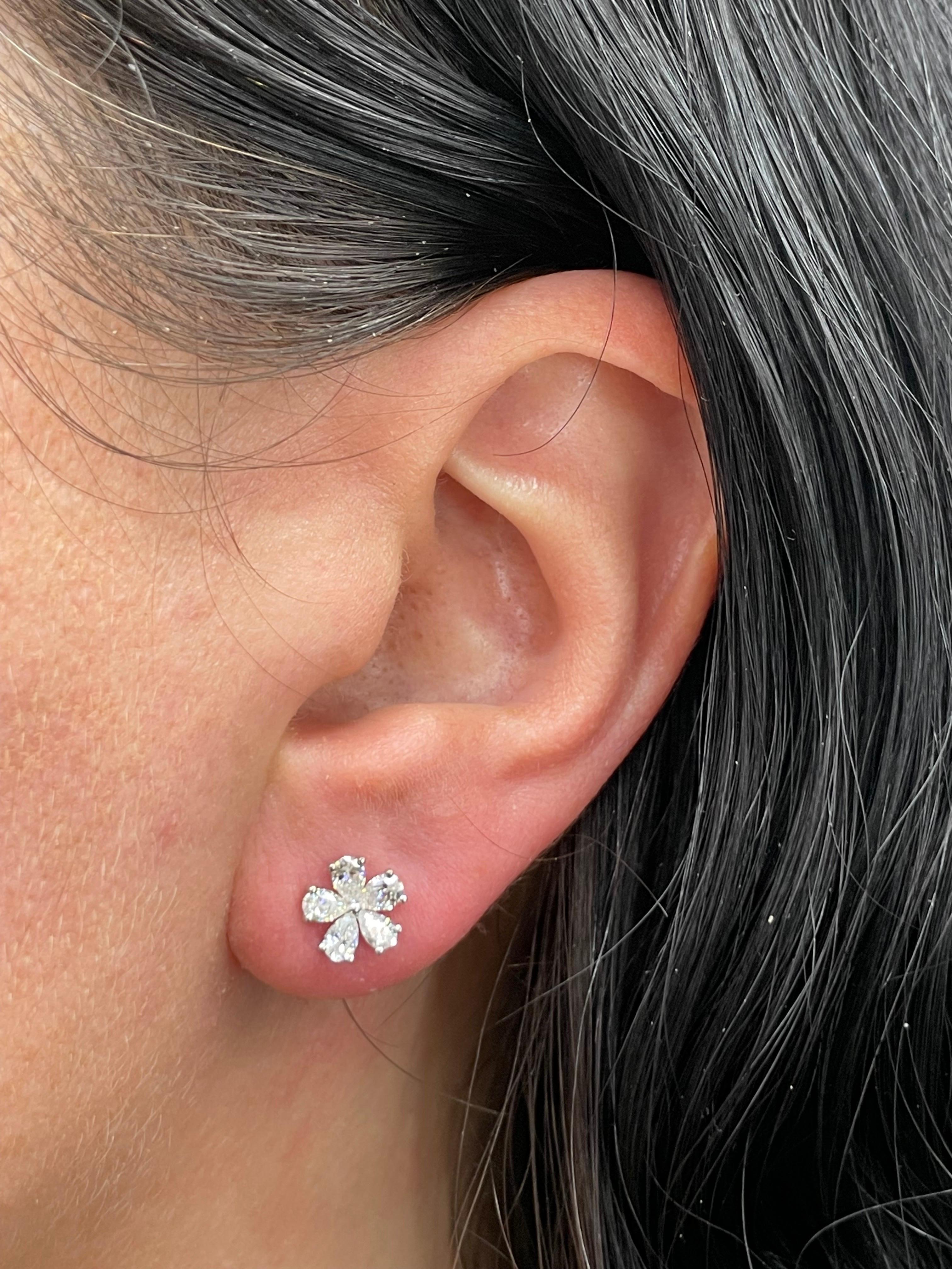 Diamond Floral Pear Shape Stud Earrings 0.89 Carats 14 Karat White Gold For Sale 1