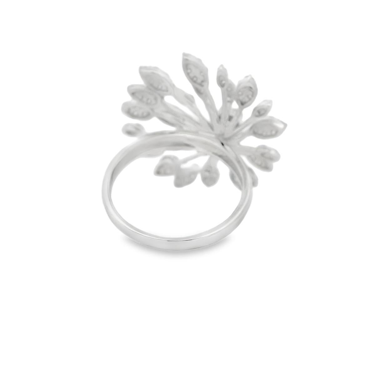 Taille ronde Diamond Floral Spray Cocktail Ring 1.33ct in 14K White Gold Size 7 en vente