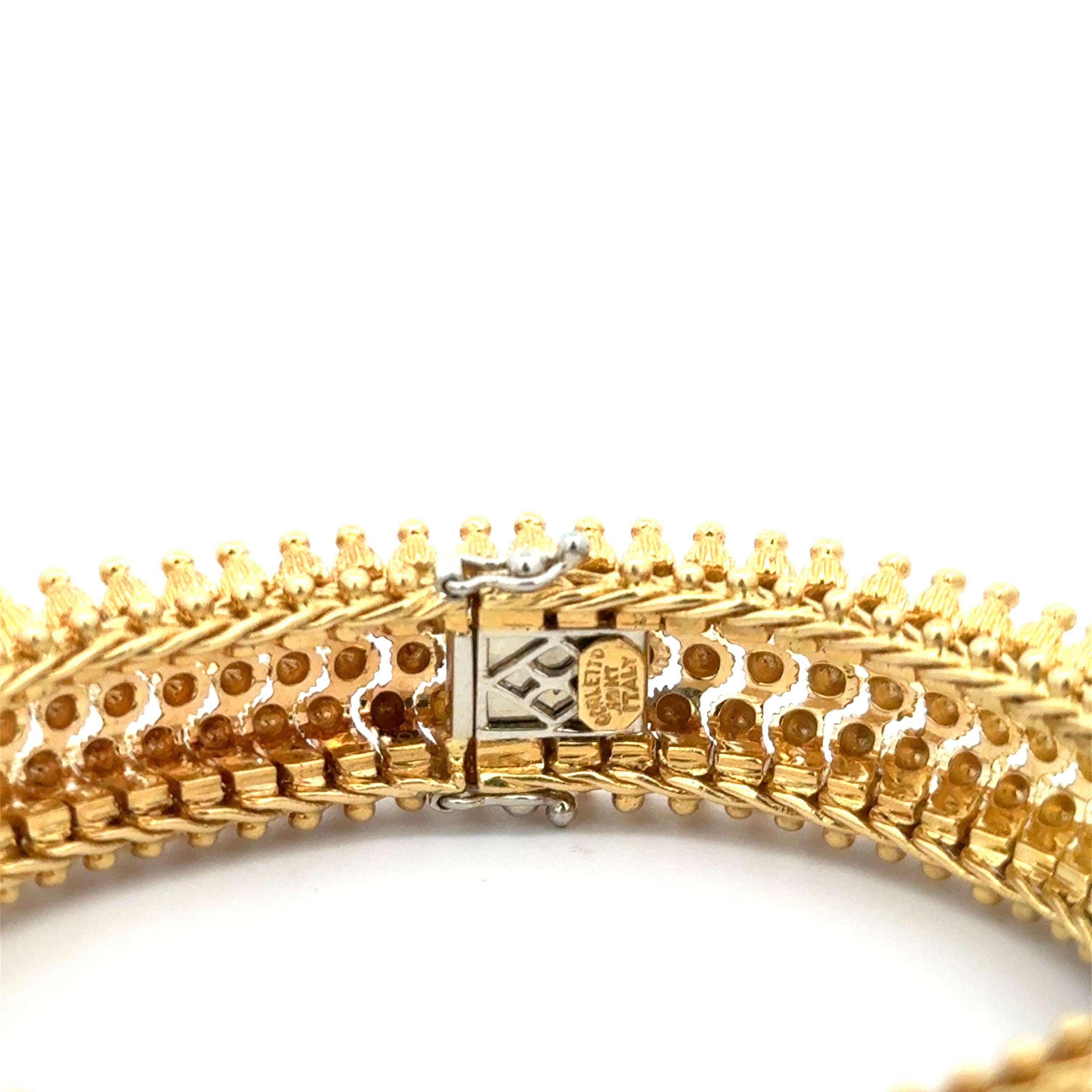 Diamond Florets Bracelet 18K Yellow Gold In Excellent Condition For Sale In Dallas, TX