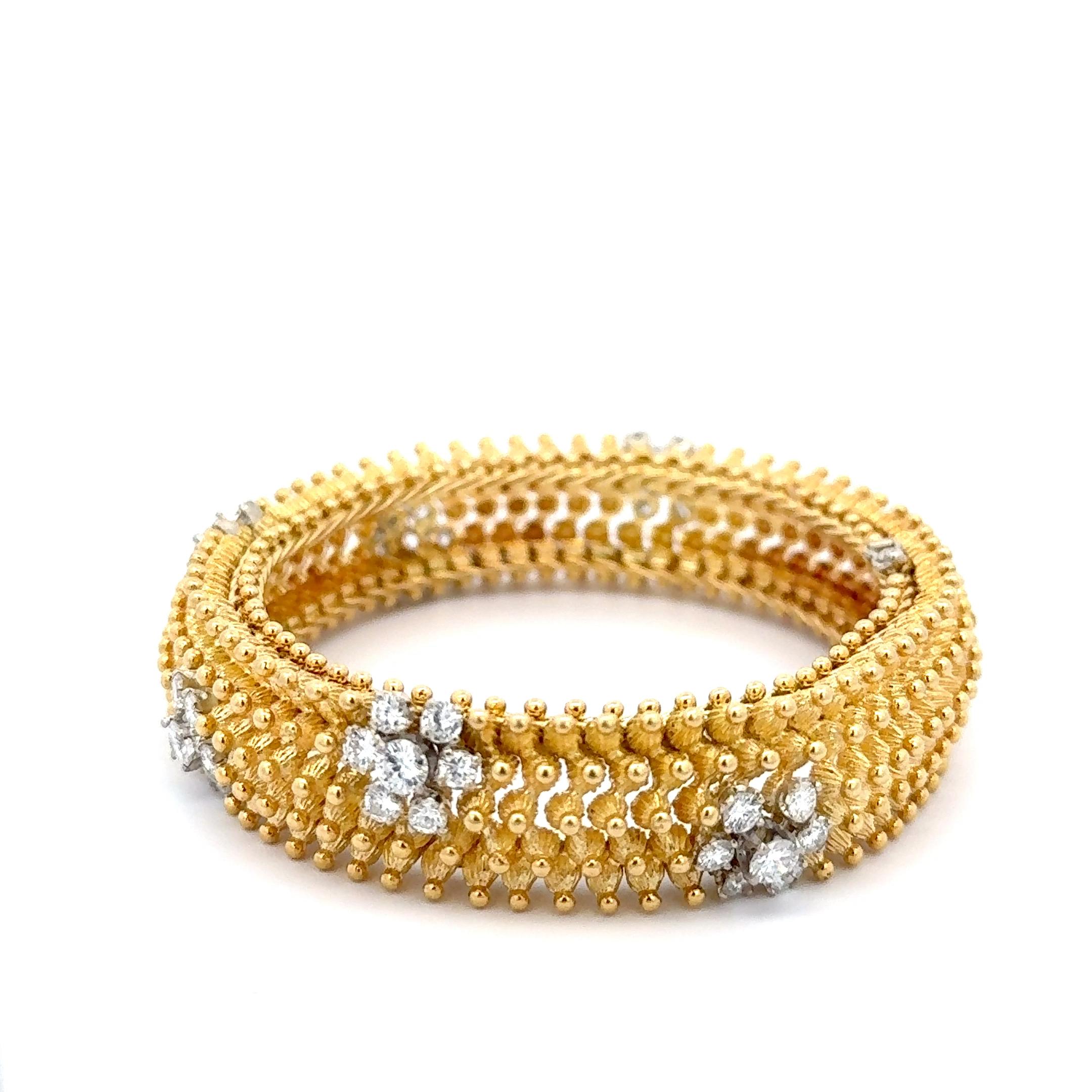Diamond Florets Bracelet 18K Yellow Gold For Sale 1