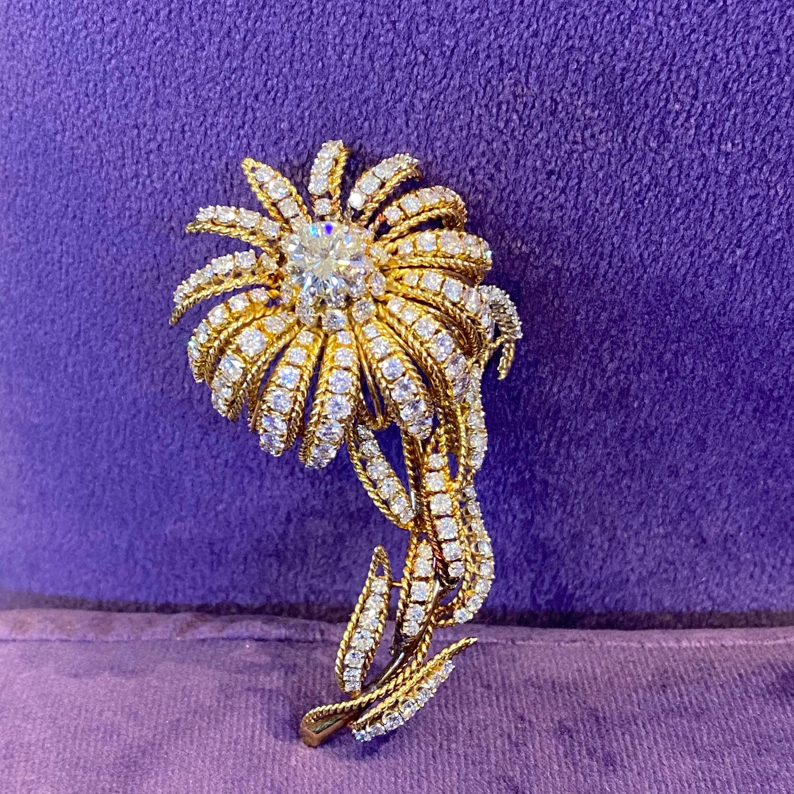 Diamond Flower Brooch In Excellent Condition For Sale In New York, NY