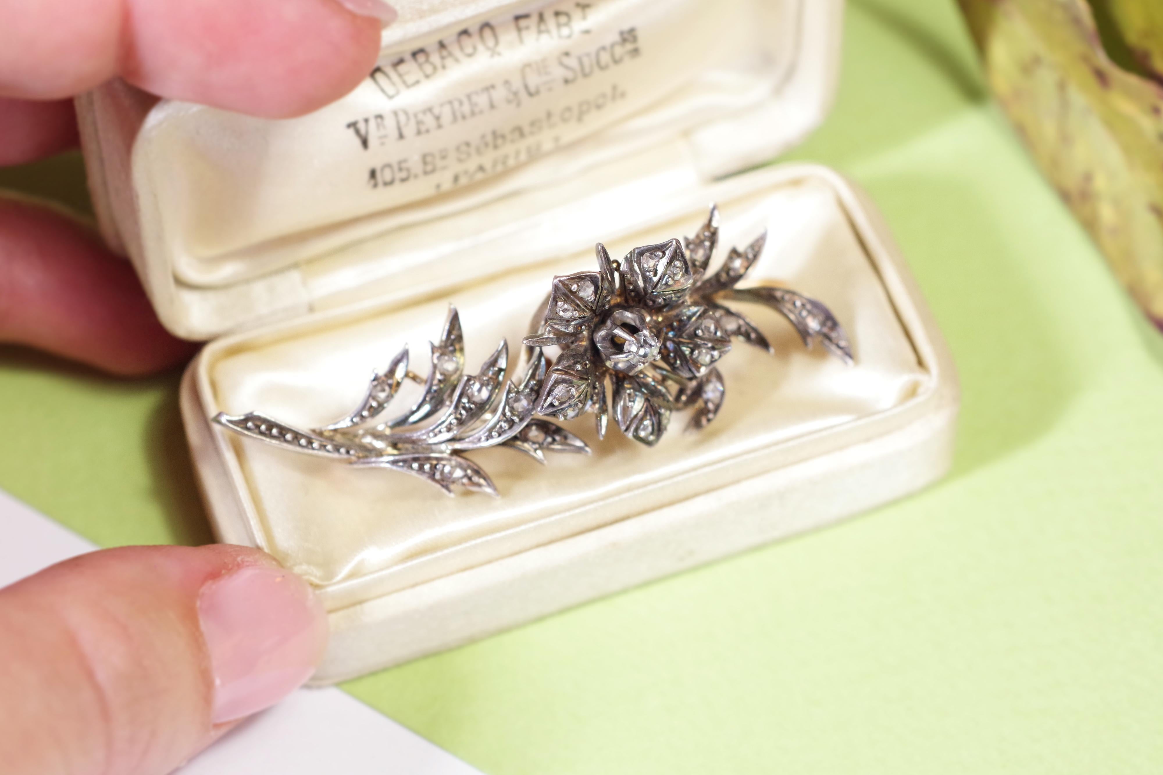 Diamond Flower Brooch Tremblant in 18k Gold and Silver In Fair Condition In PARIS, FR