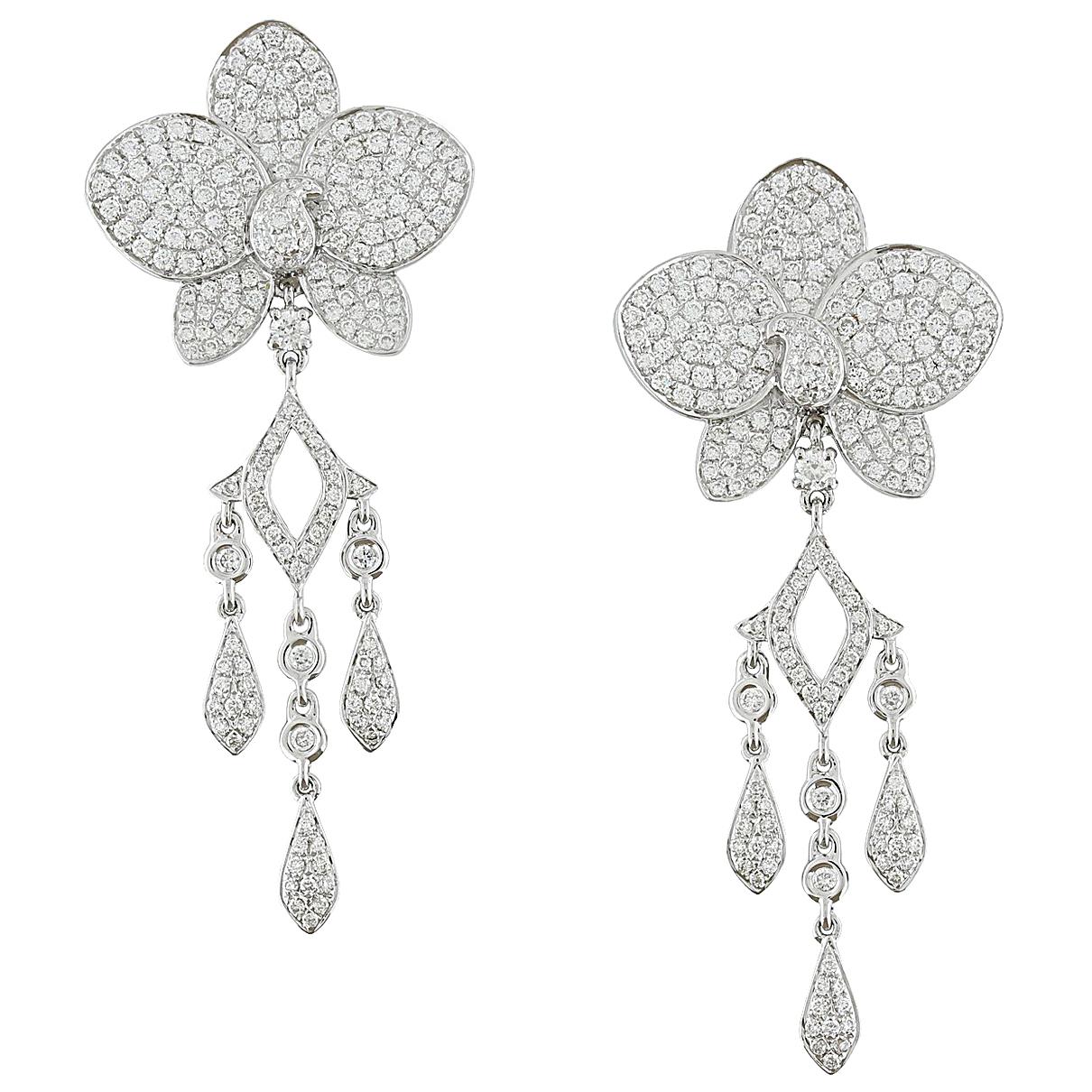 Pendants d'oreilles en or avec fleurs en diamant et chandelier
