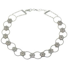 Choker-Halskette mit Diamant-Blumendesign aus 18 Karat Gold, 0,70 Gesamtkaratgewicht Assor Gioielli für Assor Gioielli