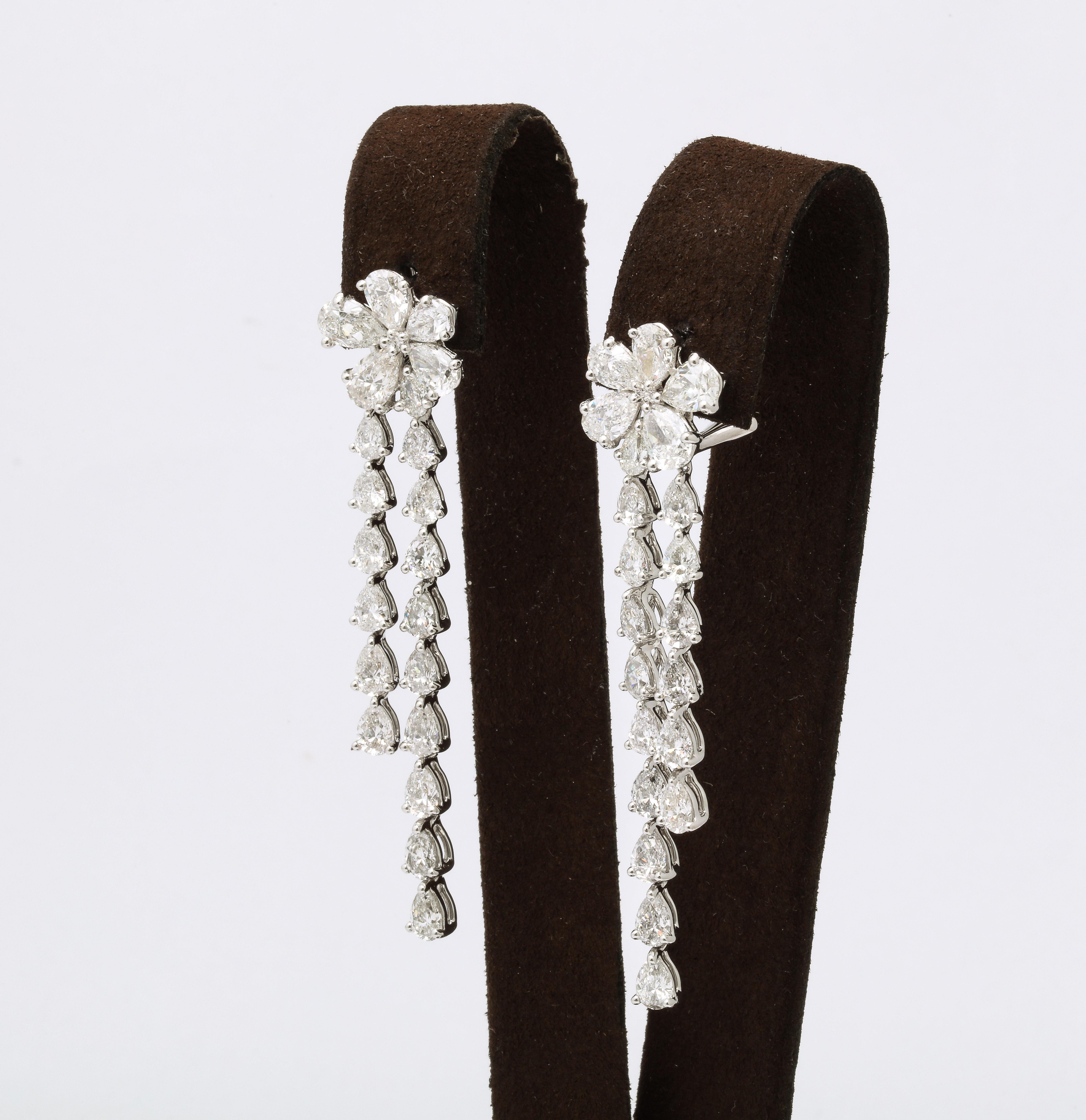 Boucle d'oreille fleur en diamant  Neuf - En vente à New York, NY