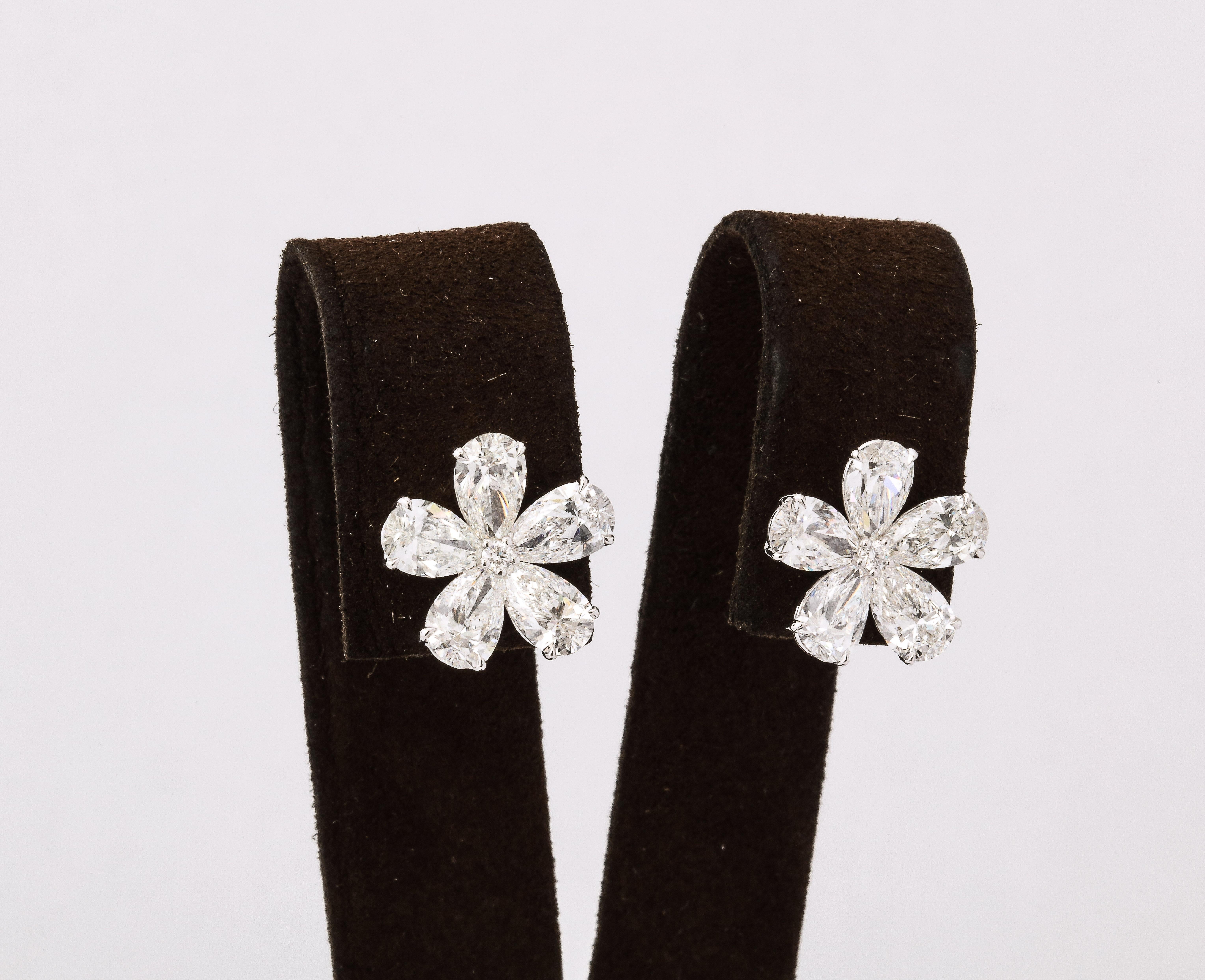 Diamond Flower Earrings  In New Condition For Sale In New York, NY