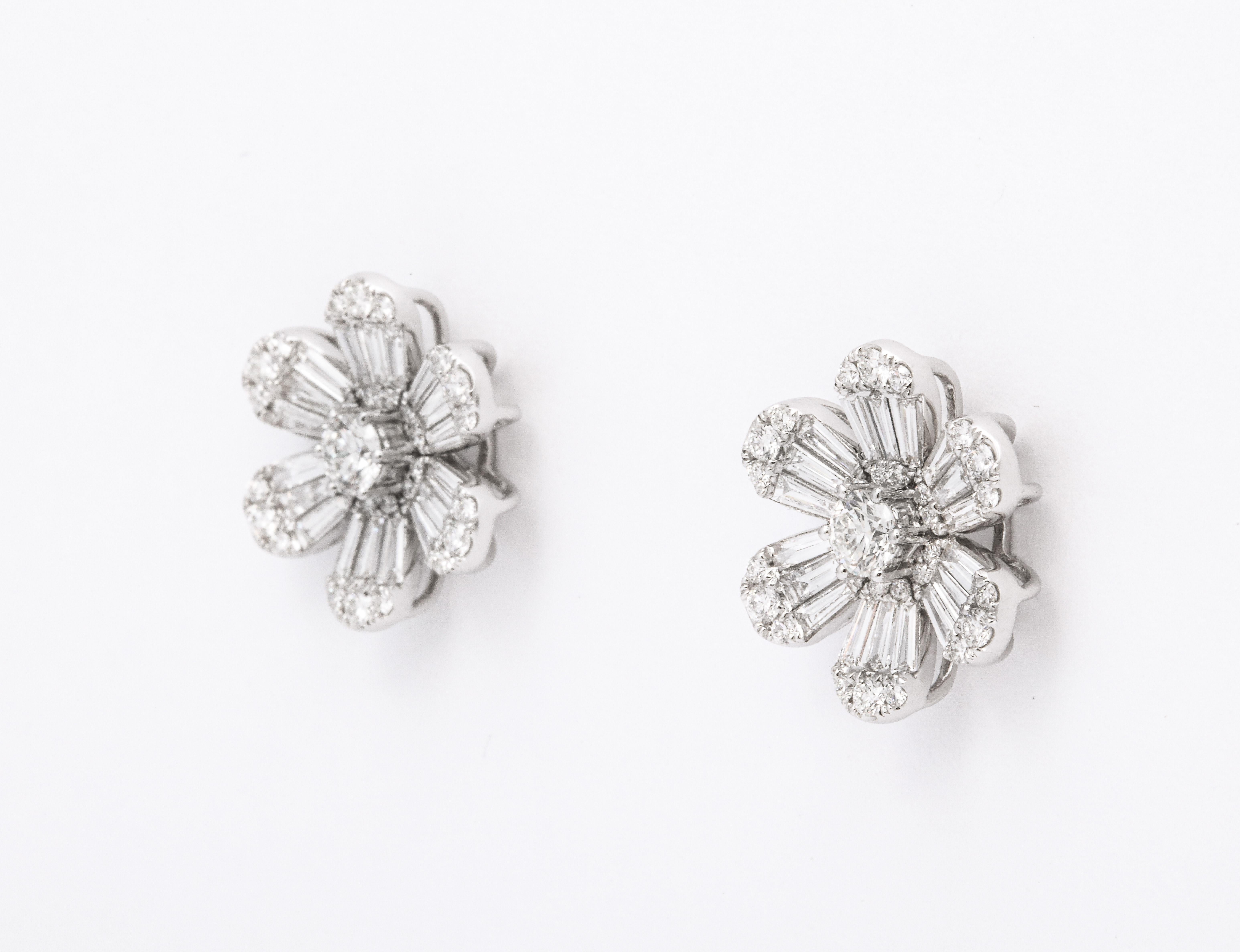 Boucles d'oreilles fleur de diamant Pour femmes en vente