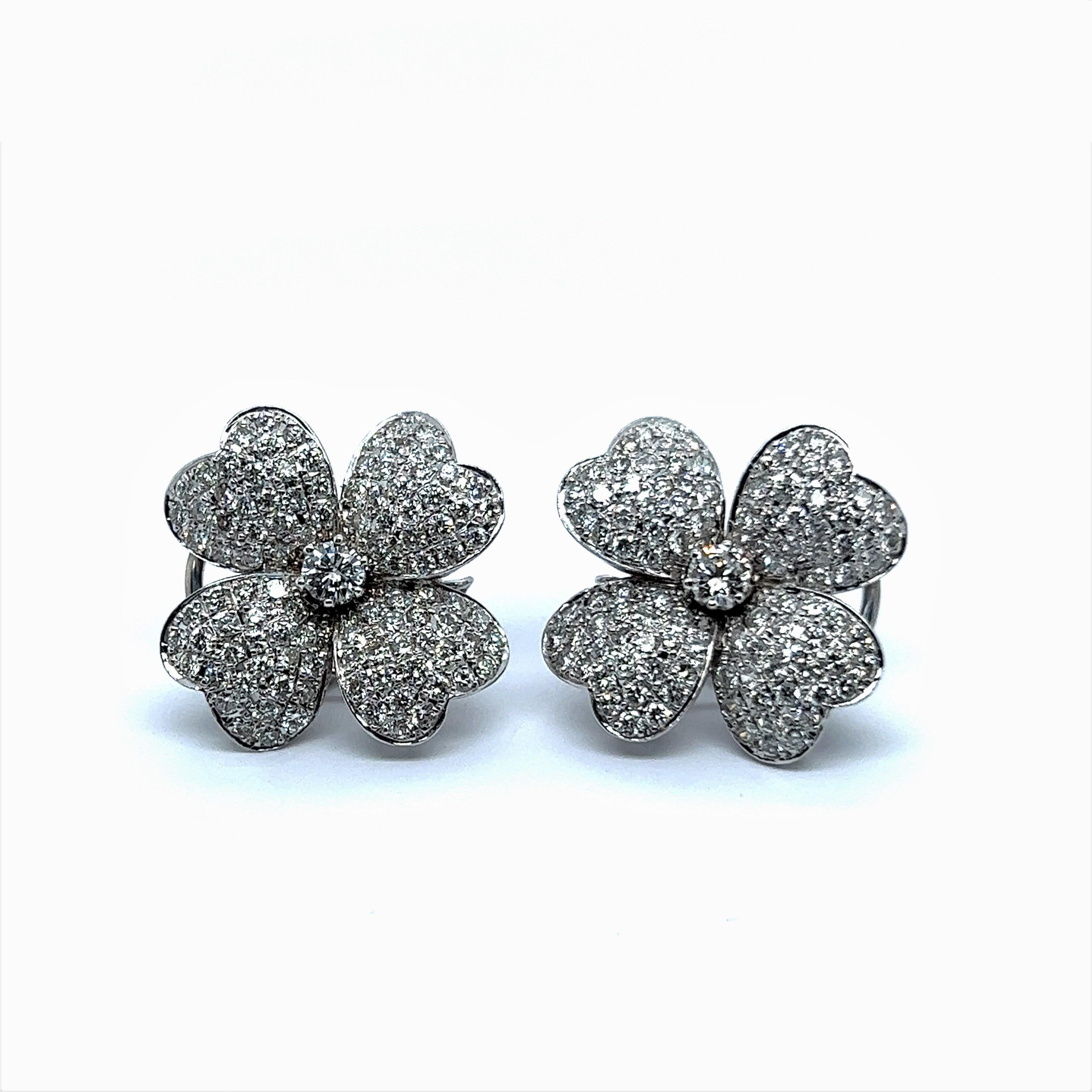 Diamond Flower Earrings in 18 Karat White Gold For Sale 5