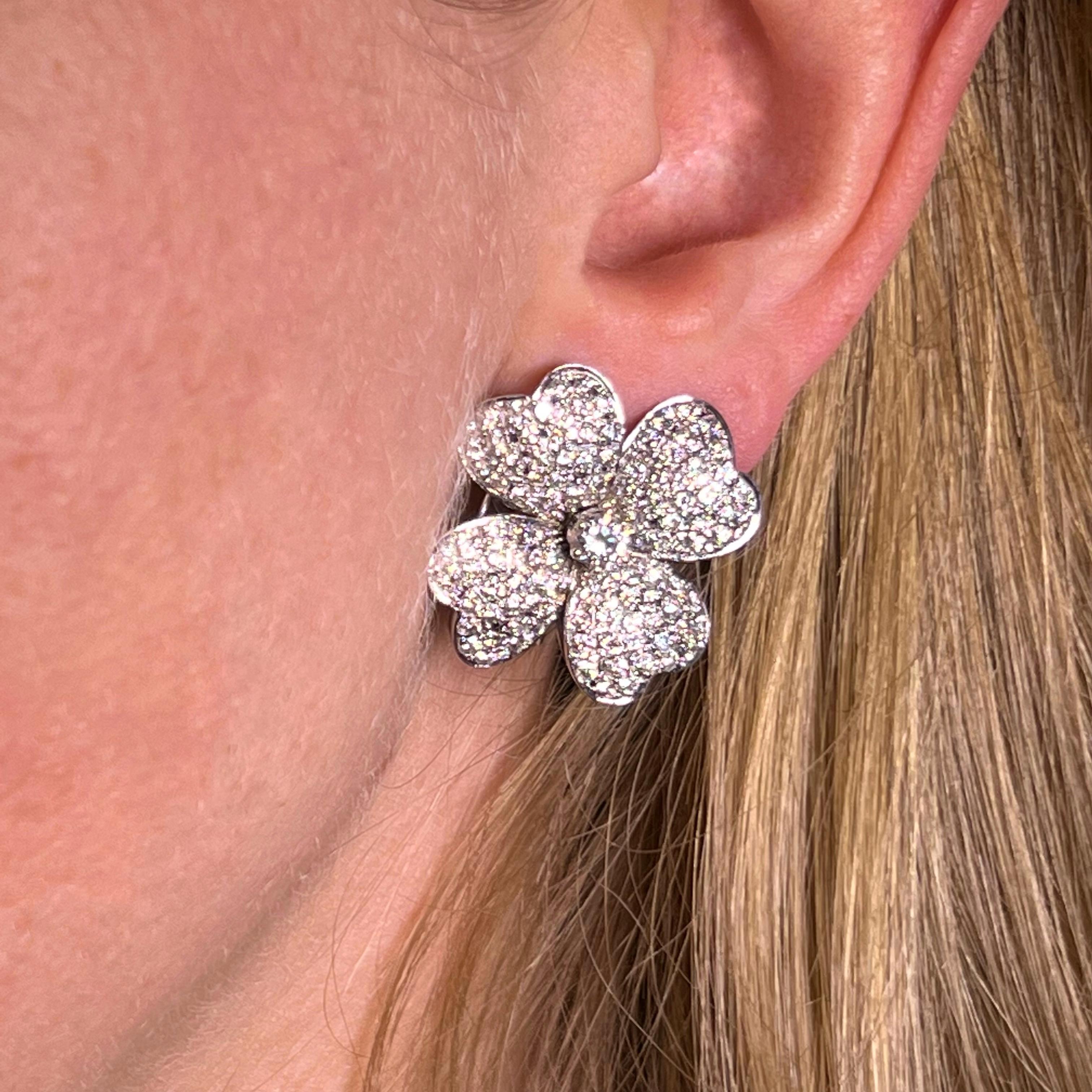 Diamond Flower Earrings in 18 Karat White Gold For Sale 7