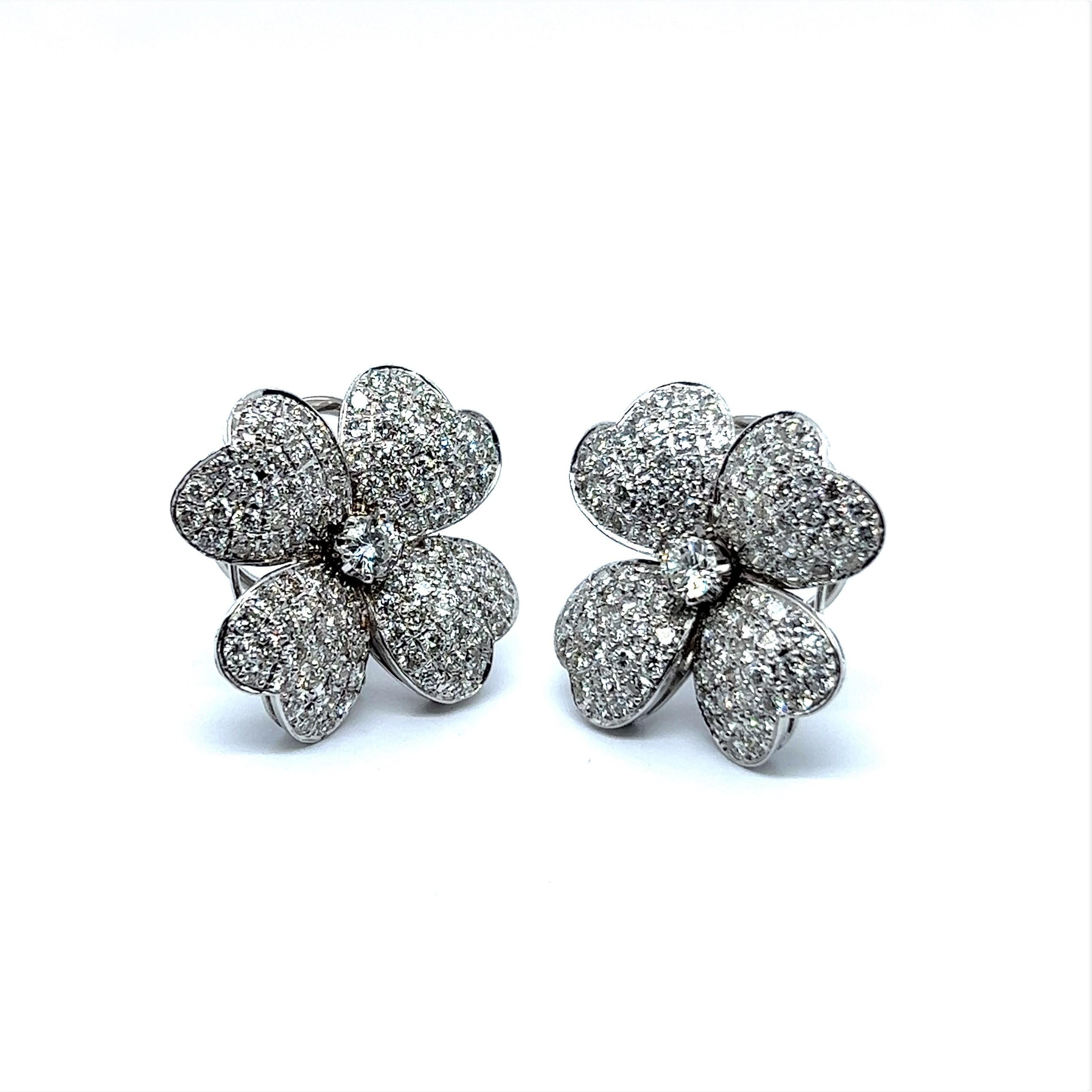 Diamond Flower Earrings in 18 Karat White Gold For Sale 3