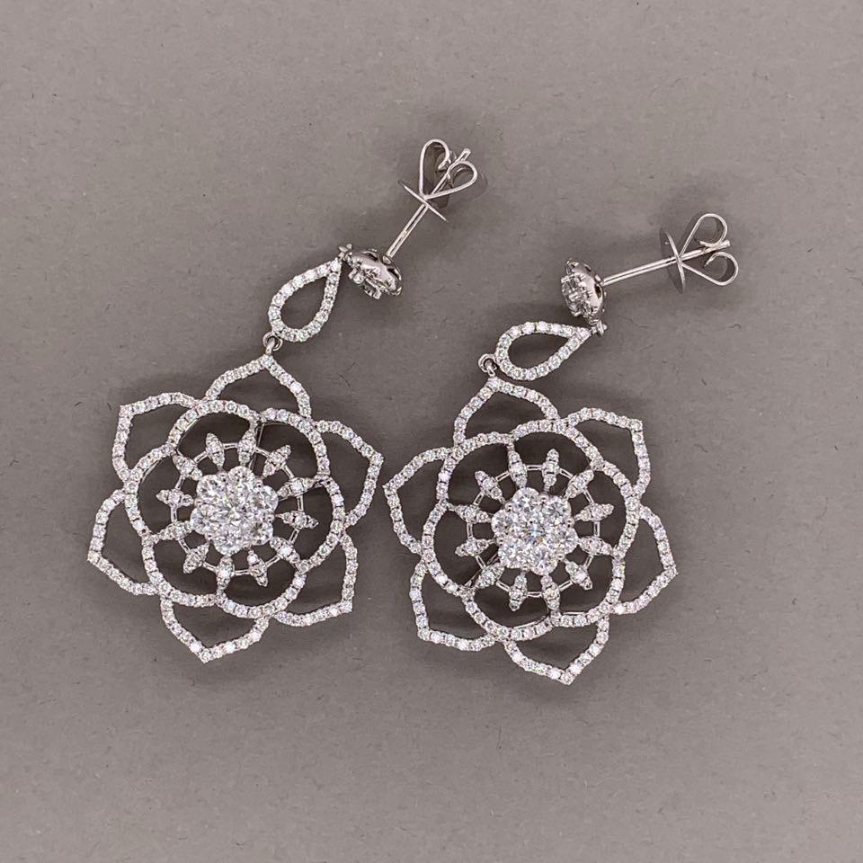 Round Cut Diamond Flower Gold Drop Earrings For Sale