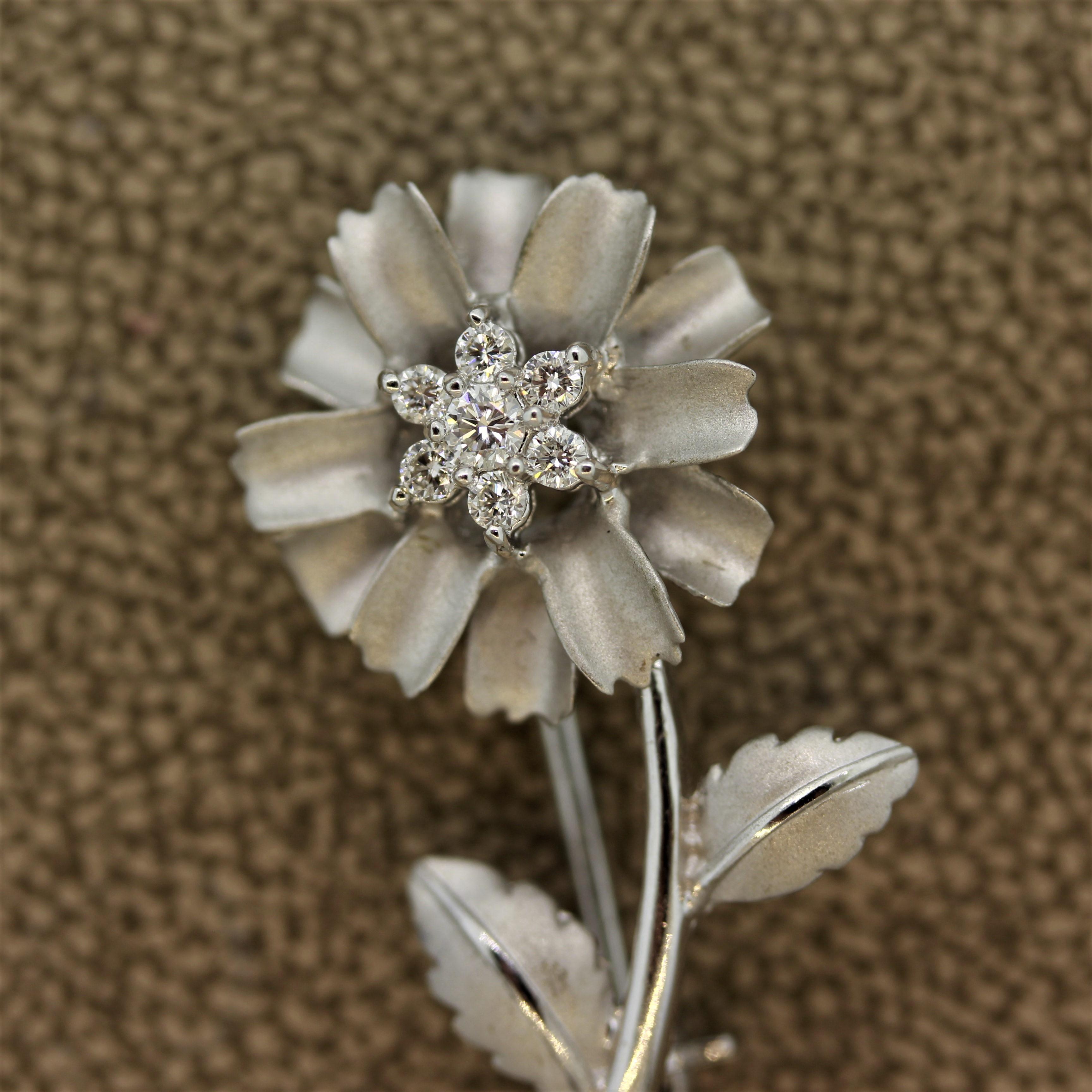 Diamond Flower Gold Pin Brooch In New Condition In Beverly Hills, CA