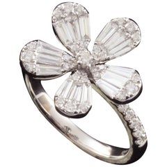Diamond Flower Illusion Fashion Ring in 18 Karat Gold