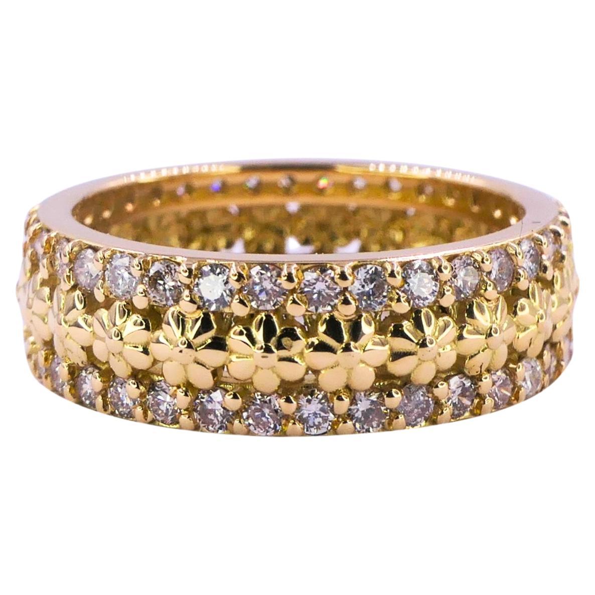 Taglio rotondo Diamante Fiore Natura Pianta Eternity Wedding Band Pave Anello in oro giallo 18 carati in vendita