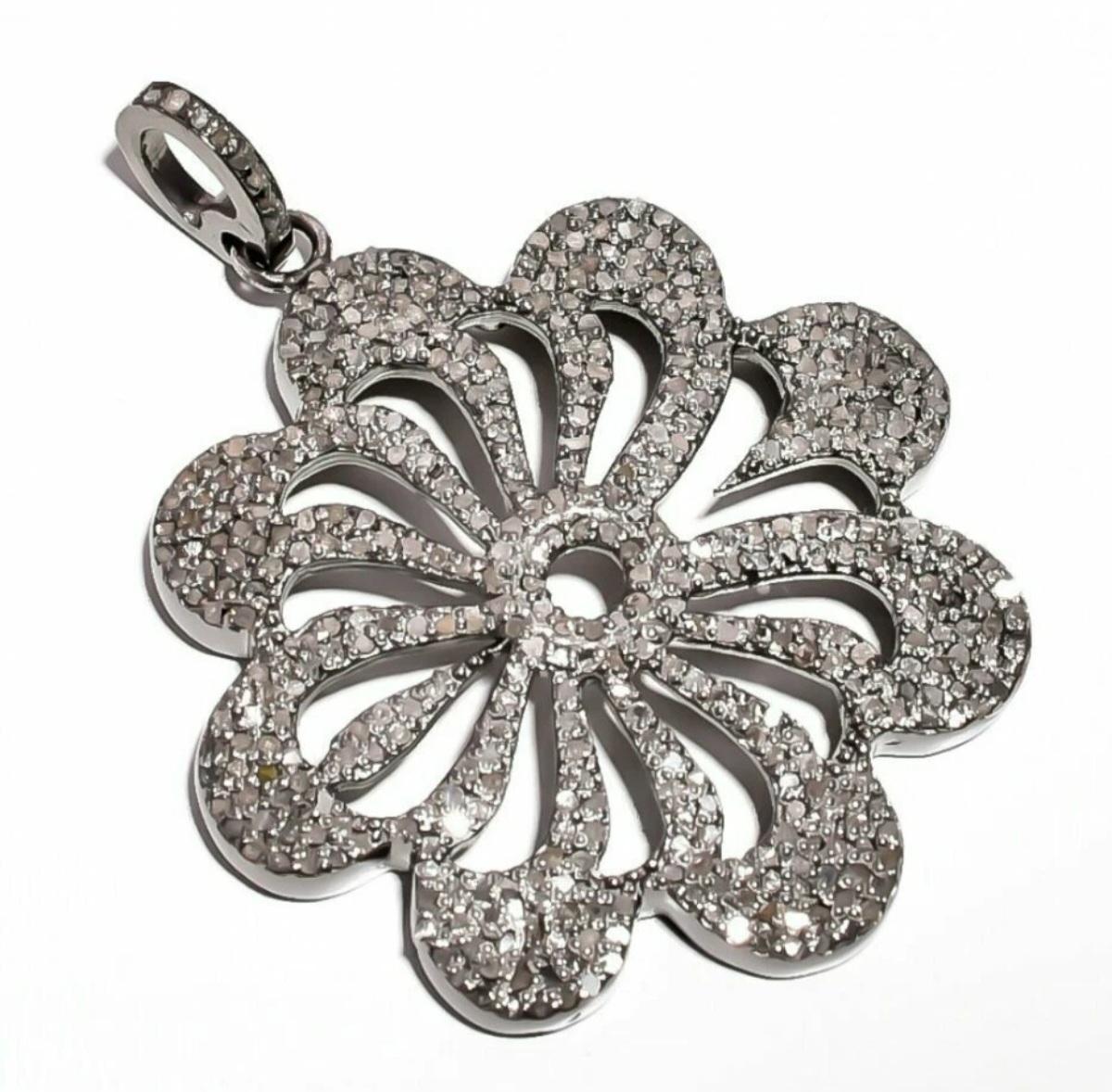 Diamond Flower Pendant 925 Sterling Silver Natural Diamond Jewelry Flower Shape. Art Decó en venta