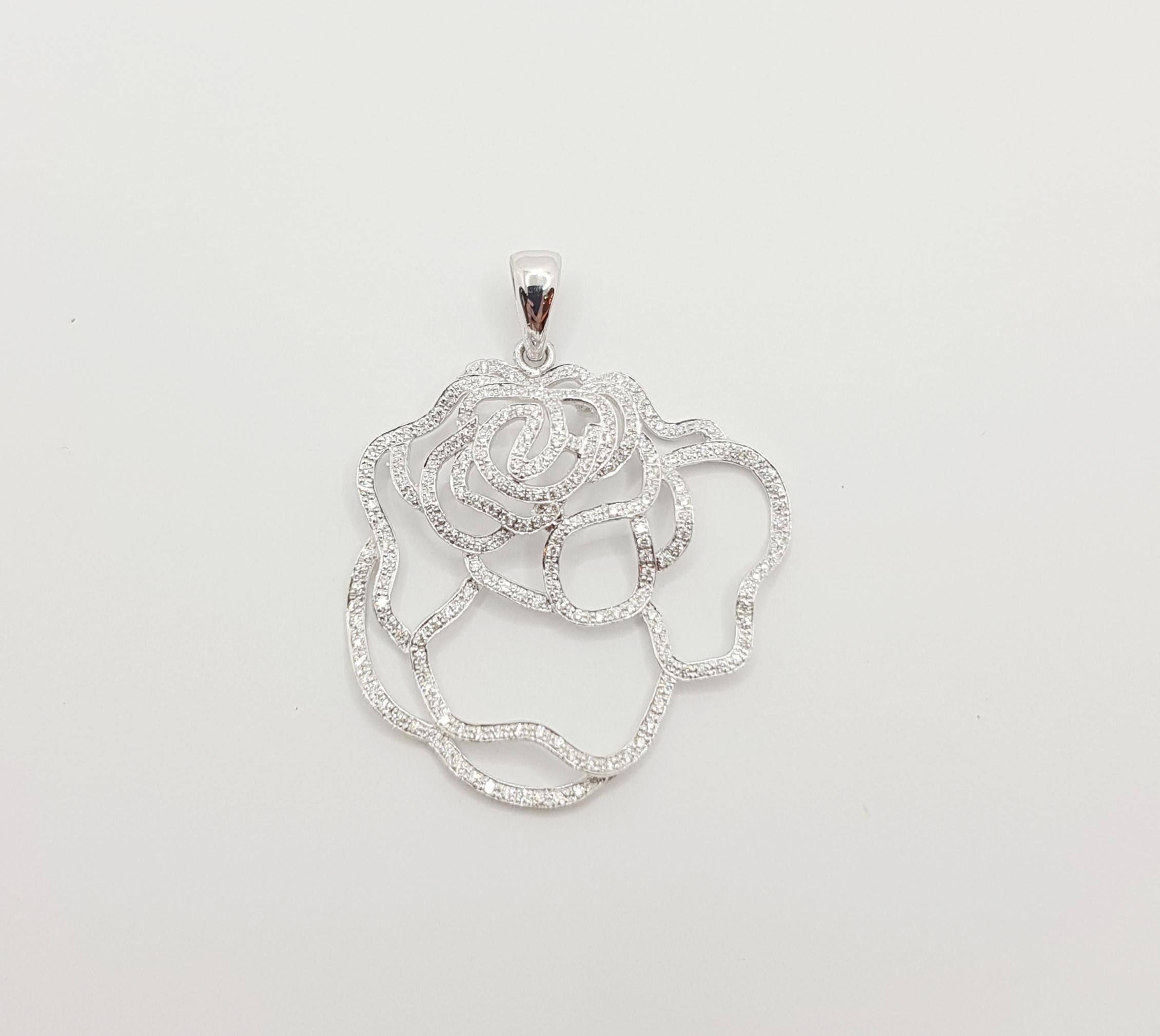 Contemporary Diamond Flower Pendant Set in 18 Karat White Gold Settings For Sale