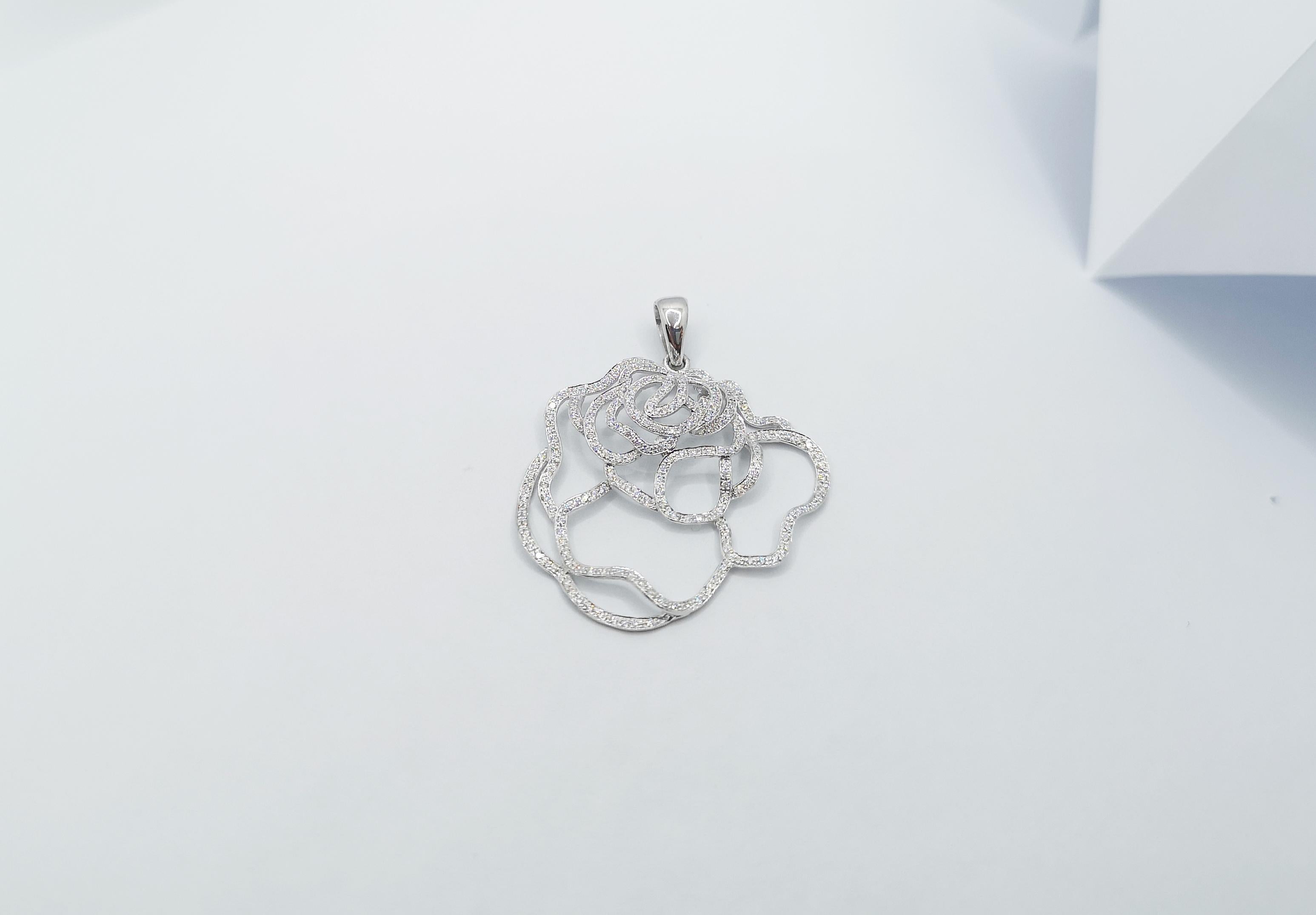 Diamond Flower Pendant Set in 18 Karat White Gold Settings For Sale 2