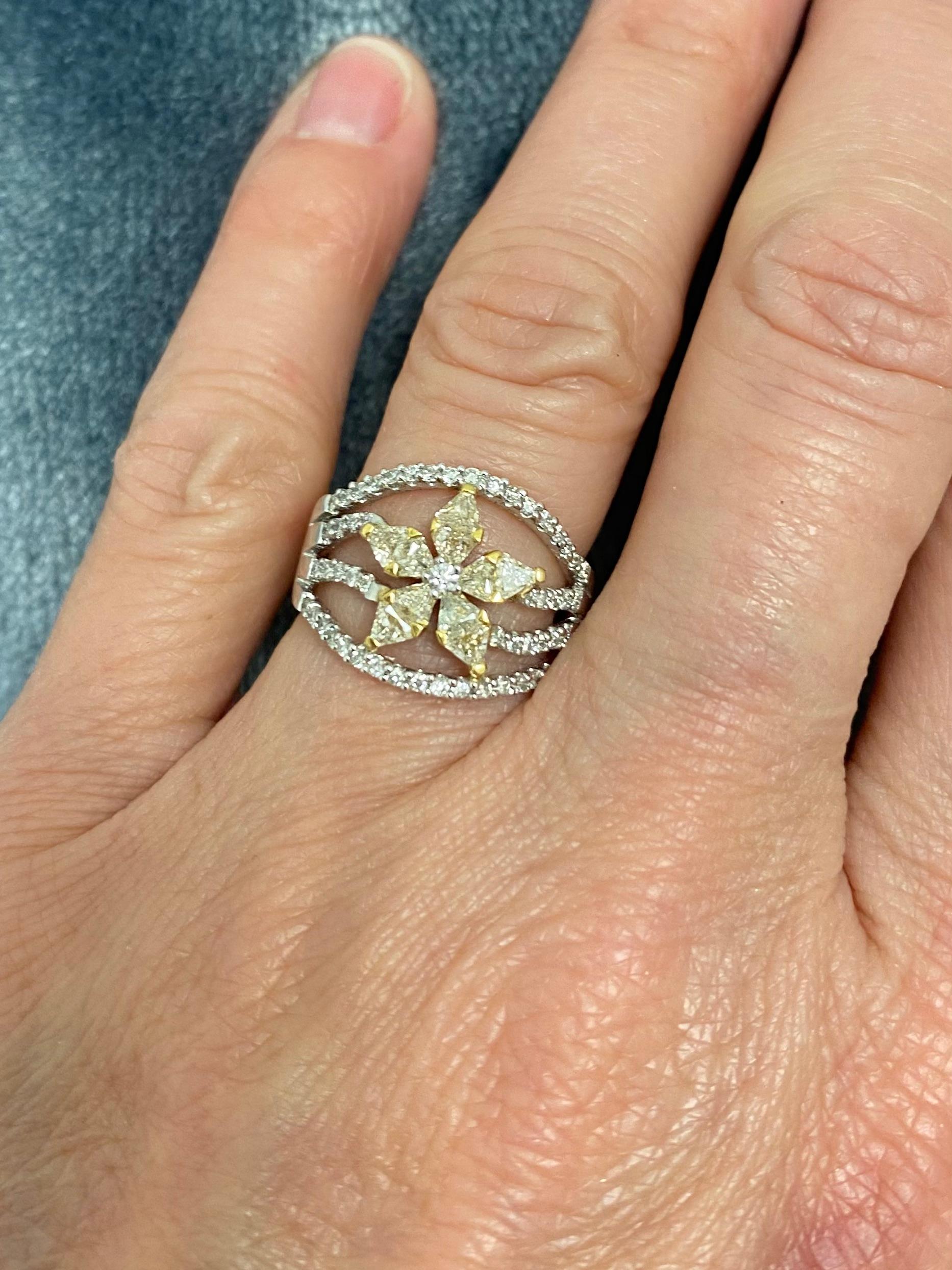Trillion Cut Diamond Flower Ring 18 Karat Gold Fashion Ring For Sale
